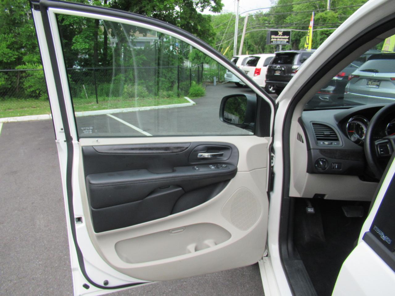 2013 Dodge Grand Caravan SE - Photo 13