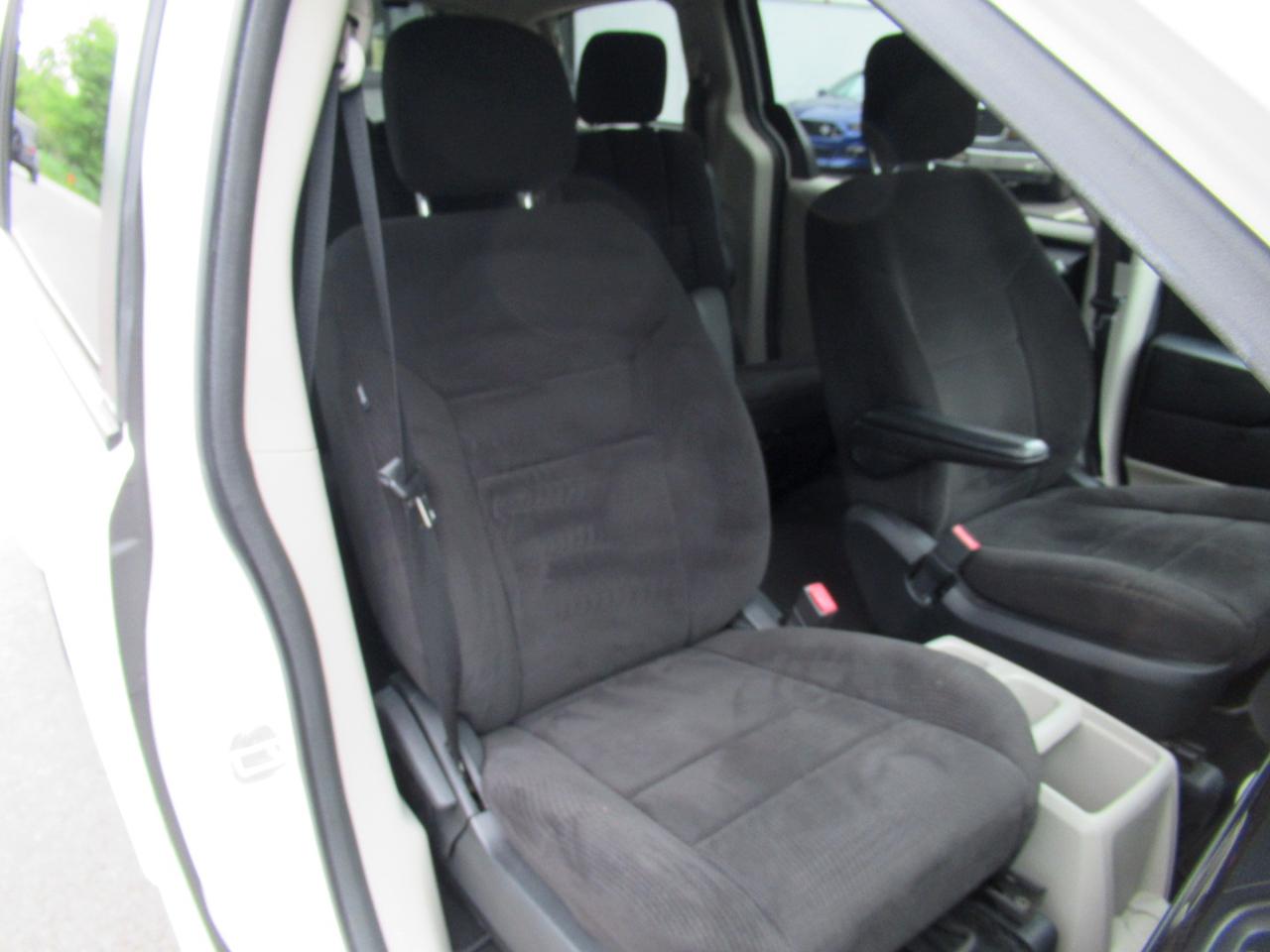 2013 Dodge Grand Caravan SE - Photo 29