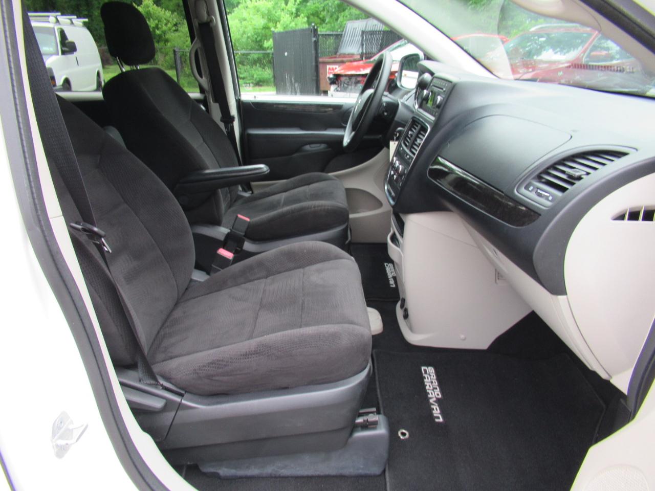 2013 Dodge Grand Caravan SE - Photo 31