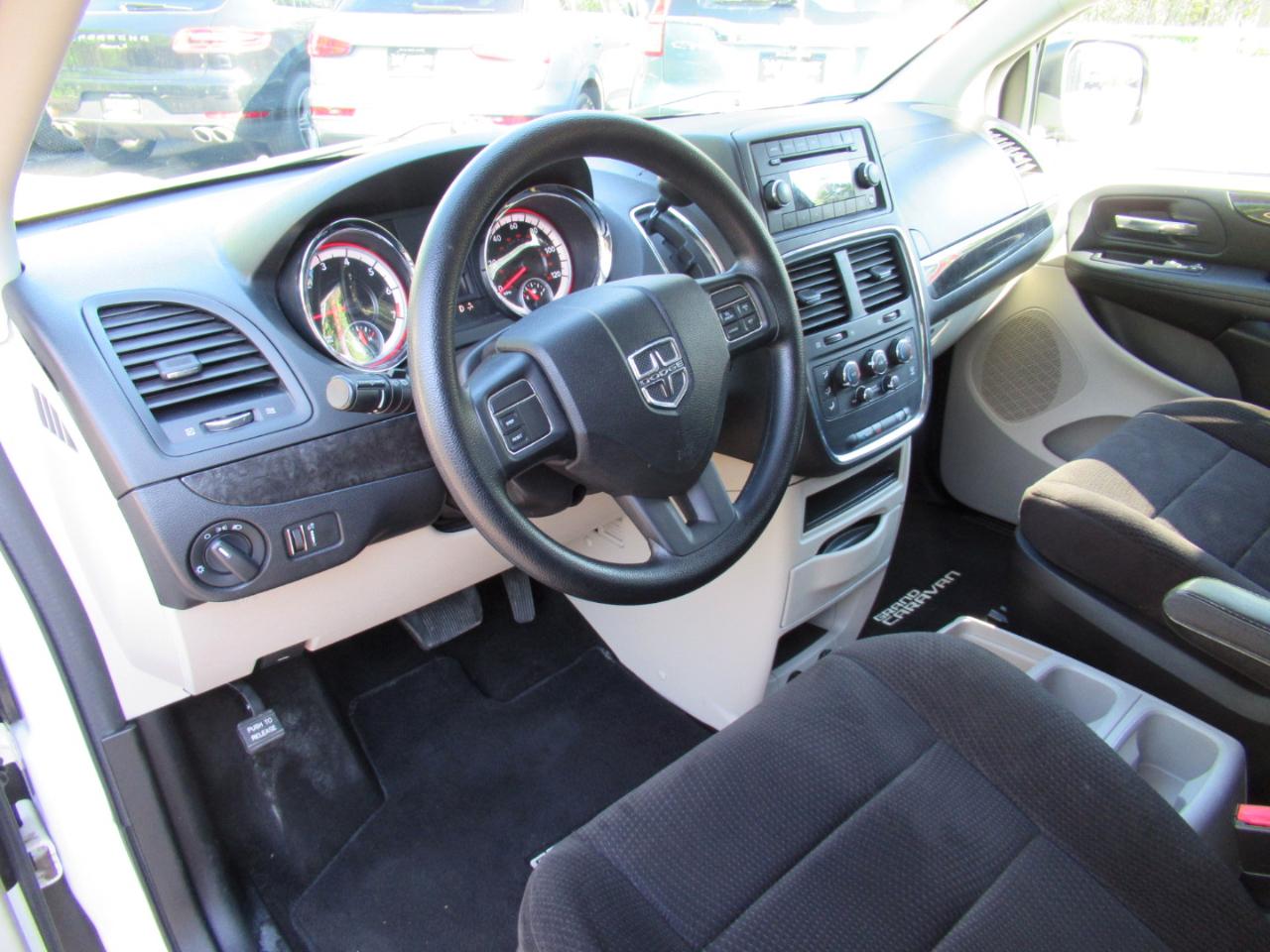 Dodge Grand Caravan SE 2013