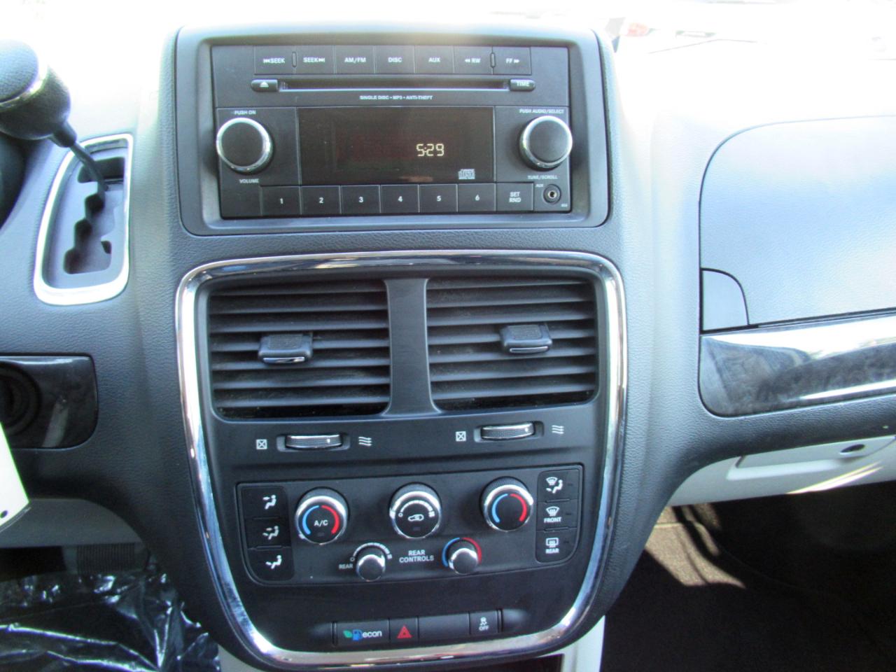 Dodge Grand Caravan SE 2013