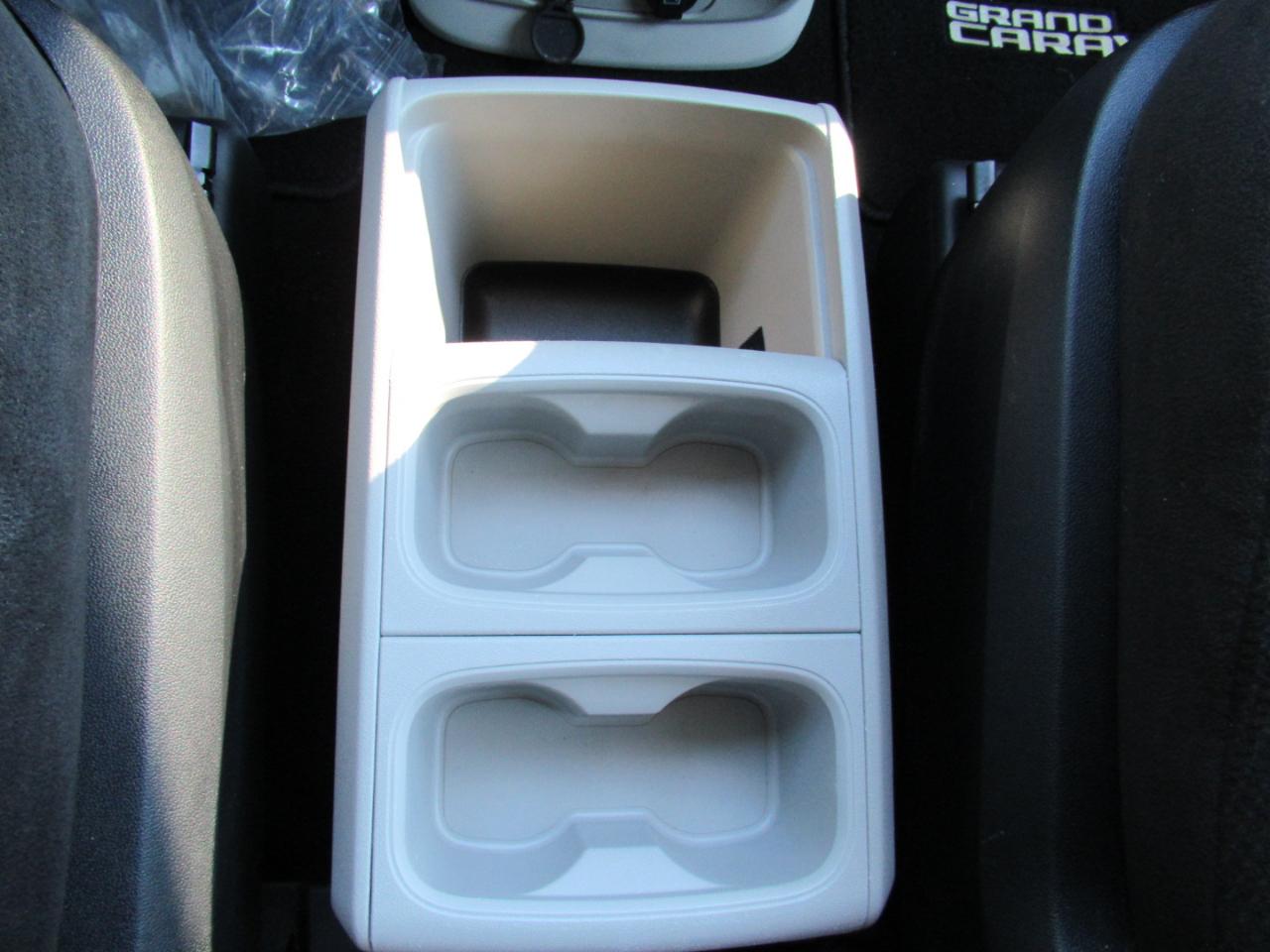 Dodge Grand Caravan SE 2013