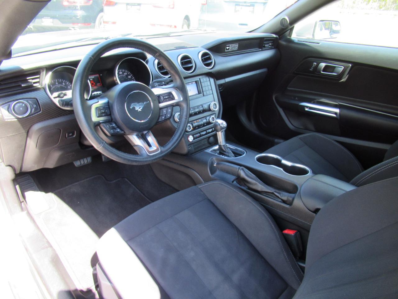 Ford Mustang EcoBoost Coupe 2020