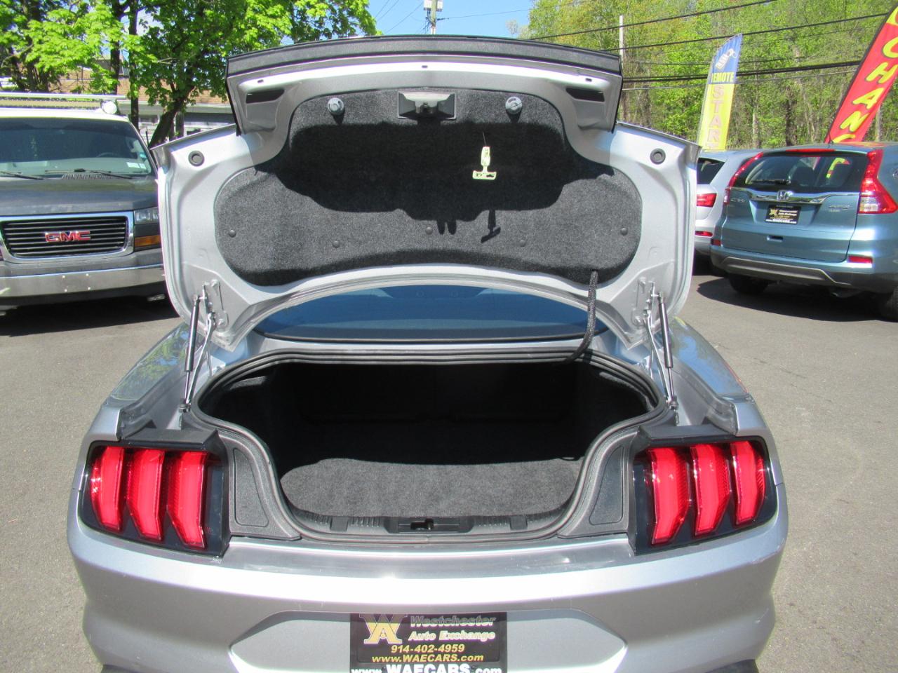 Ford Mustang EcoBoost Coupe 2020
