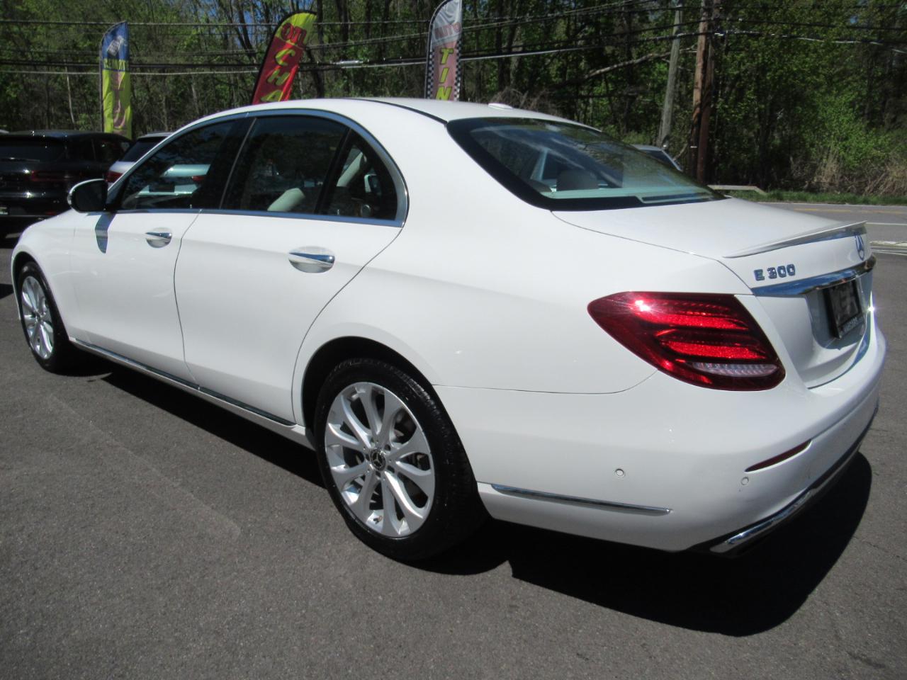 Mercedes-Benz E-Class E300 Luxury 4MATIC Sedan 2017