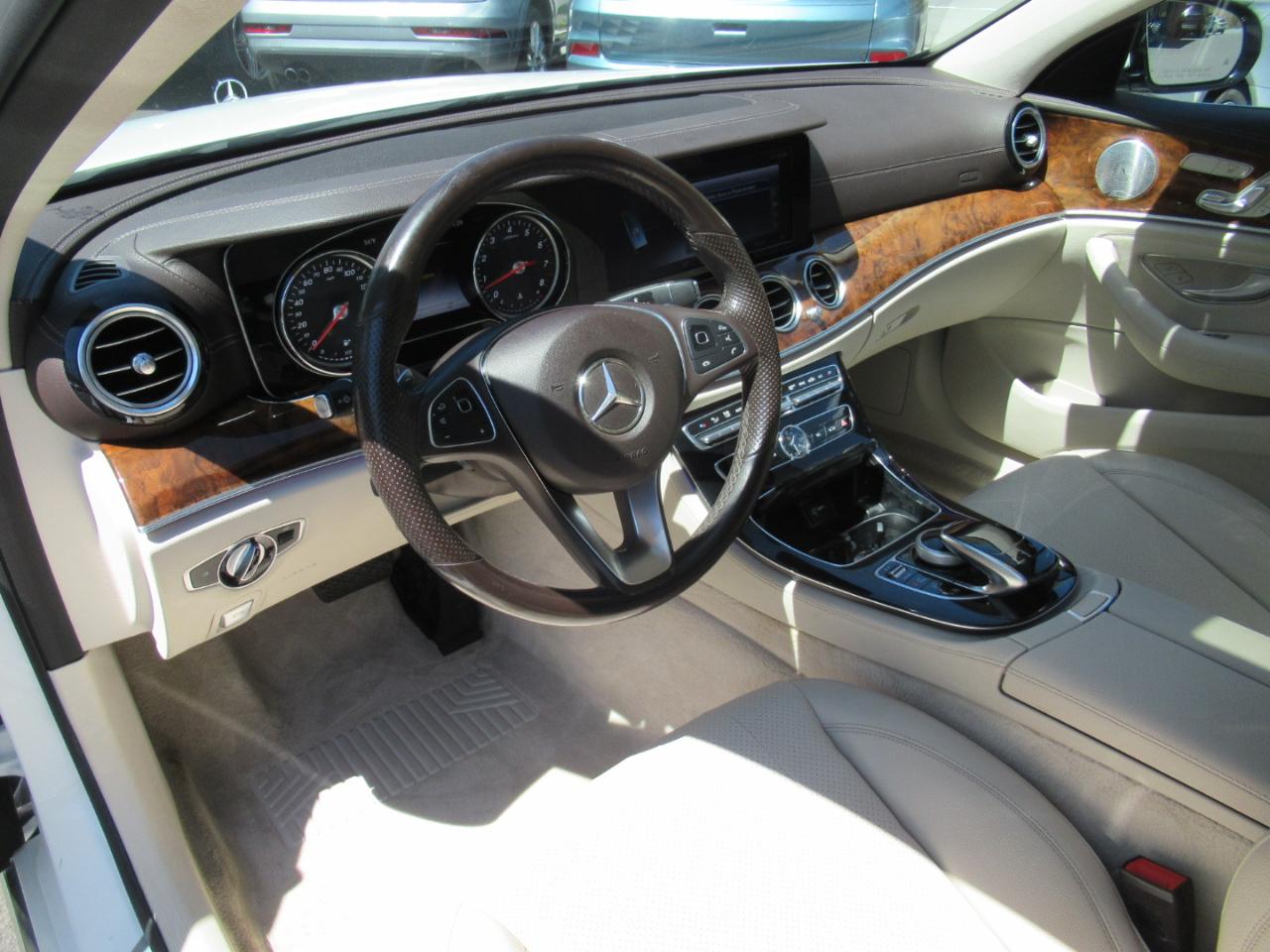 Mercedes-Benz E-Class E300 Luxury 4MATIC Sedan 2017