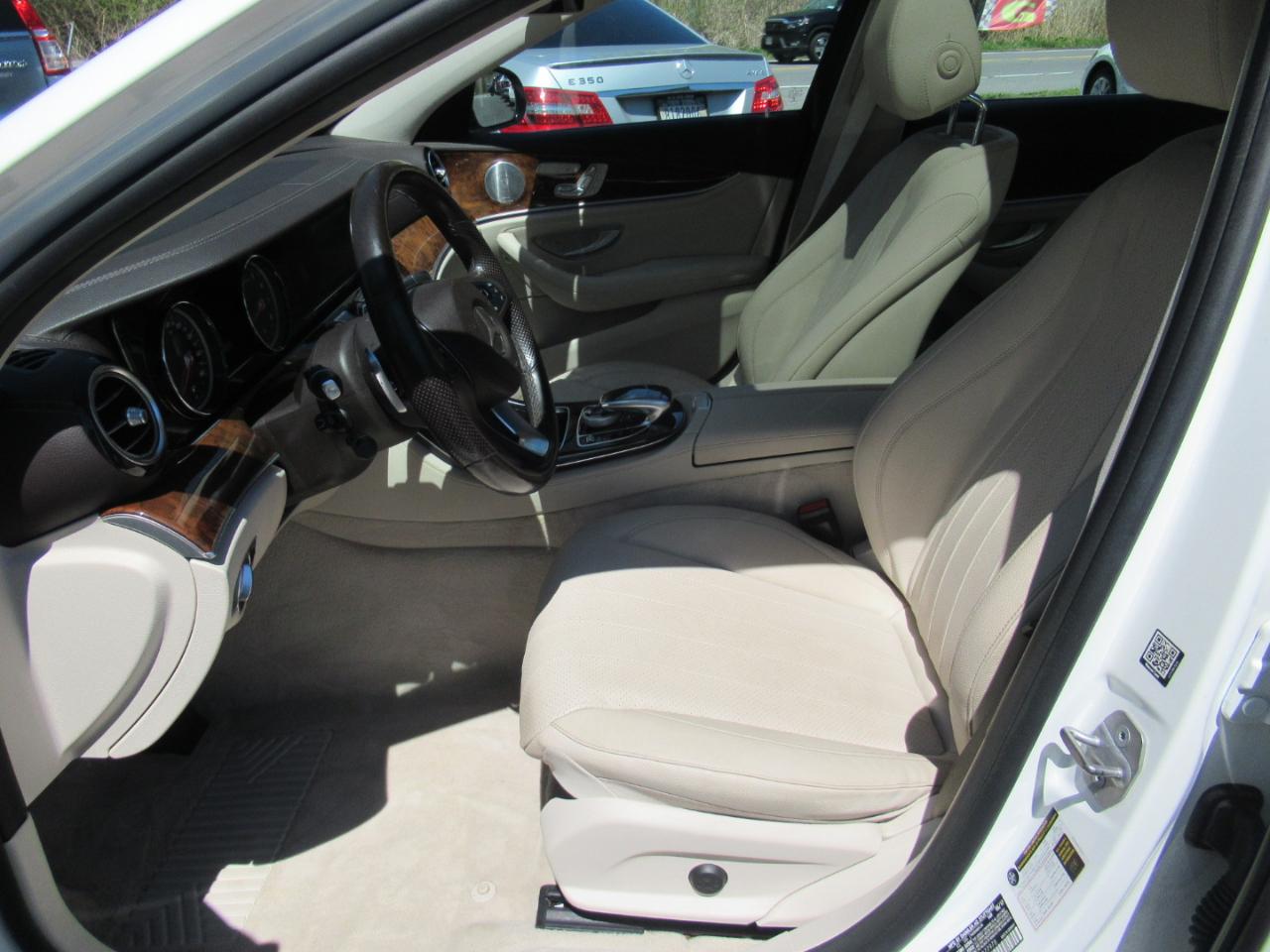 Mercedes-Benz E-Class E300 Luxury 4MATIC Sedan 2017