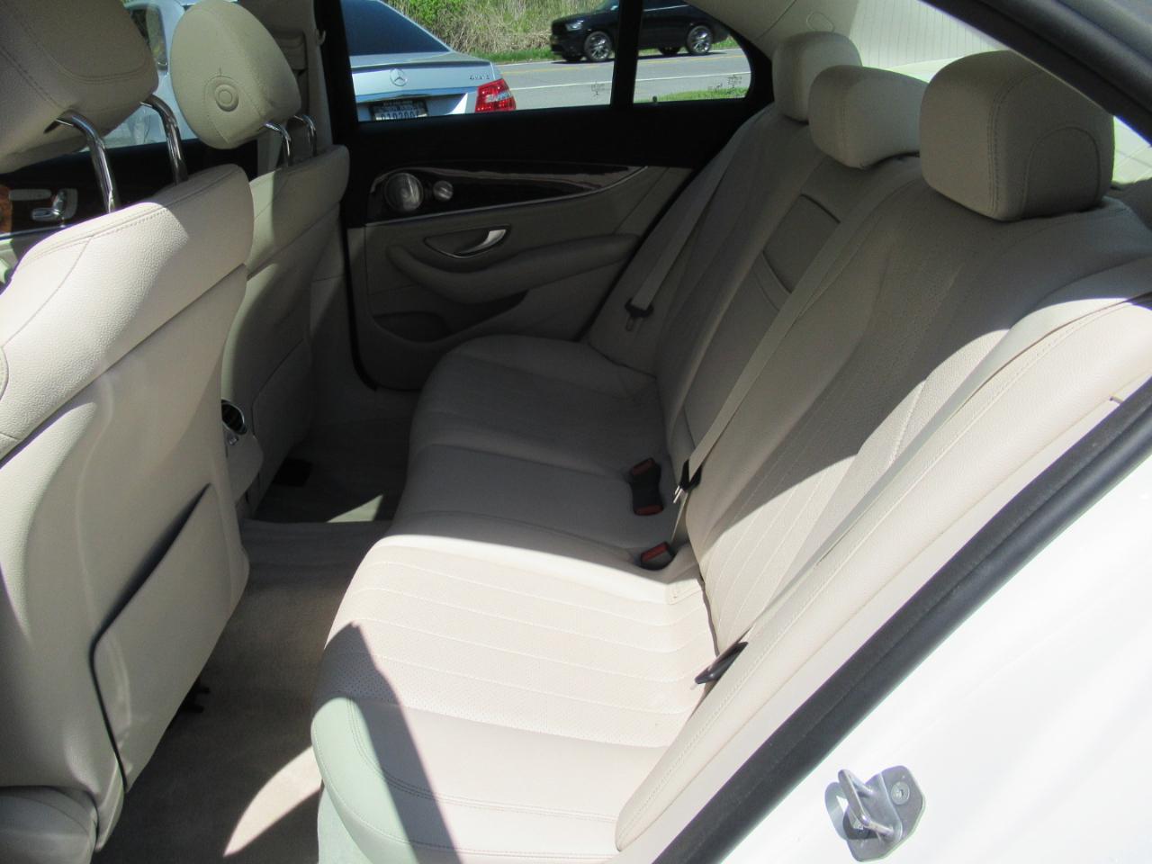 Mercedes-Benz E-Class E300 Luxury 4MATIC Sedan 2017