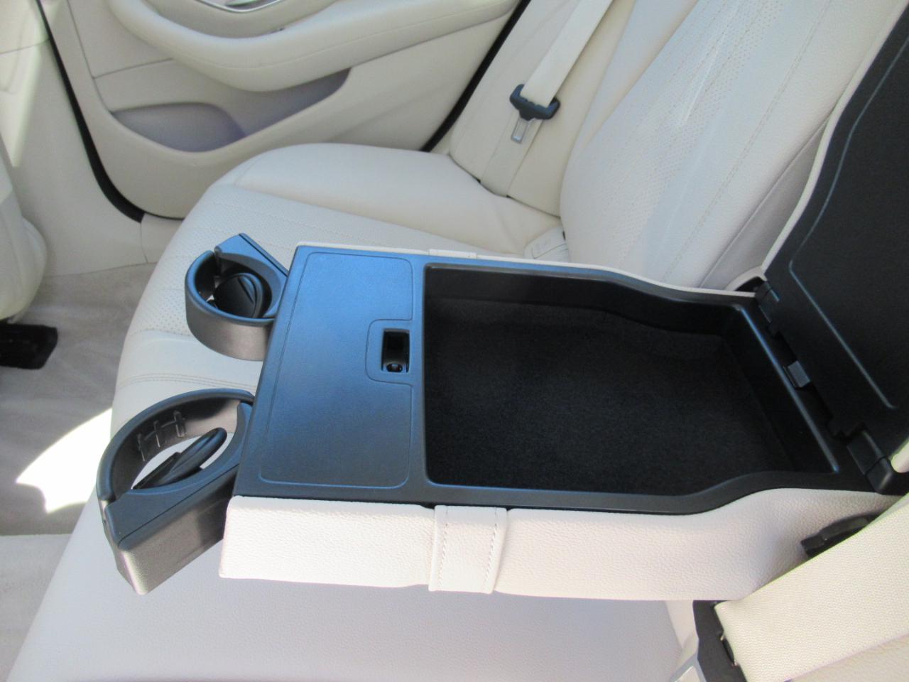 Mercedes-Benz E-Class E300 Luxury 4MATIC Sedan 2017