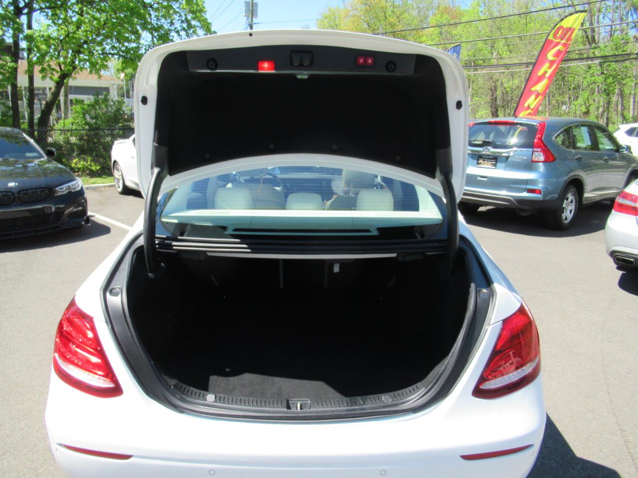 Mercedes-Benz E-Class E300 Luxury 4MATIC Sedan 2017