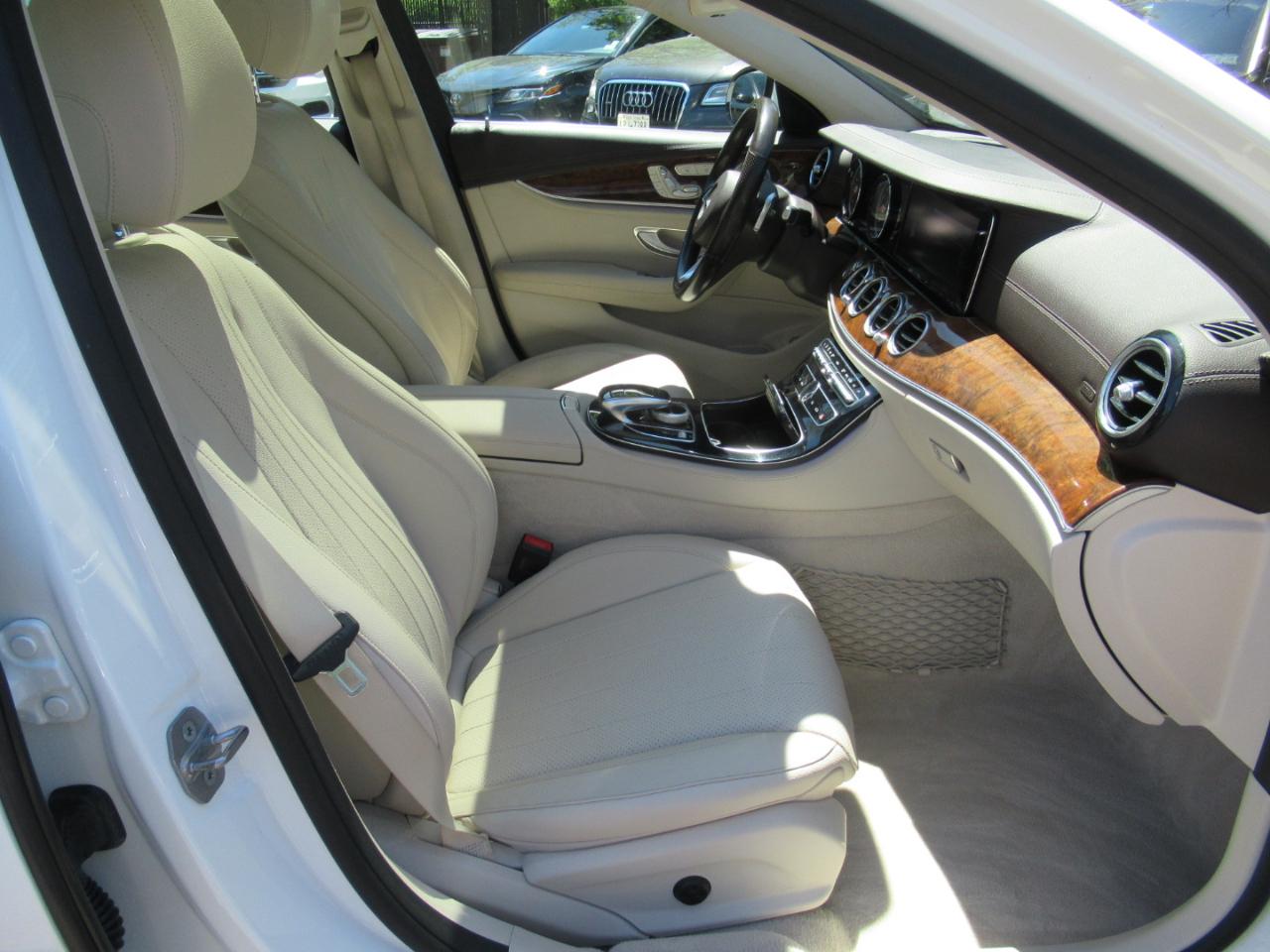 Mercedes-Benz E-Class E300 Luxury 4MATIC Sedan 2017