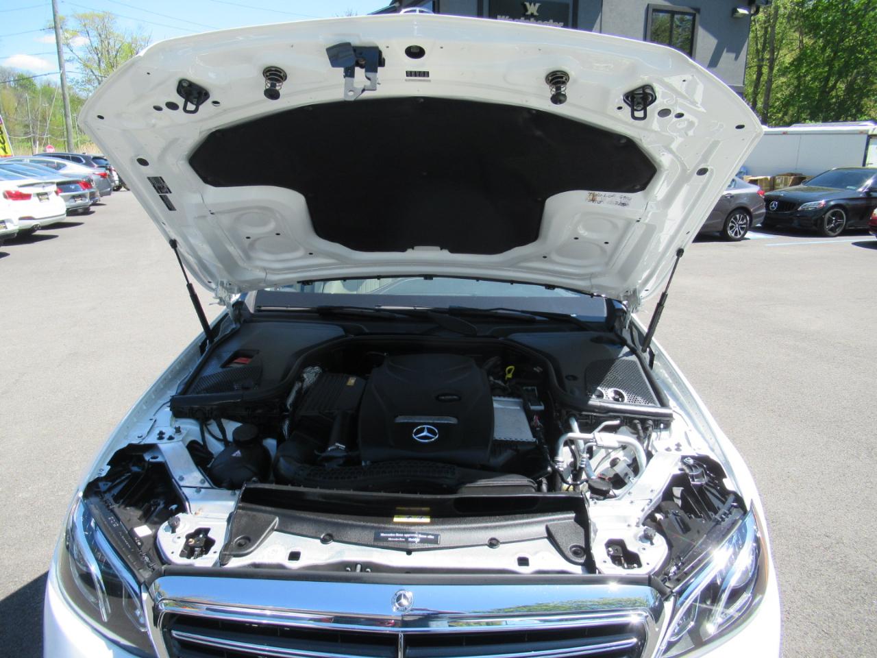 Mercedes-Benz E-Class E300 Luxury 4MATIC Sedan 2017