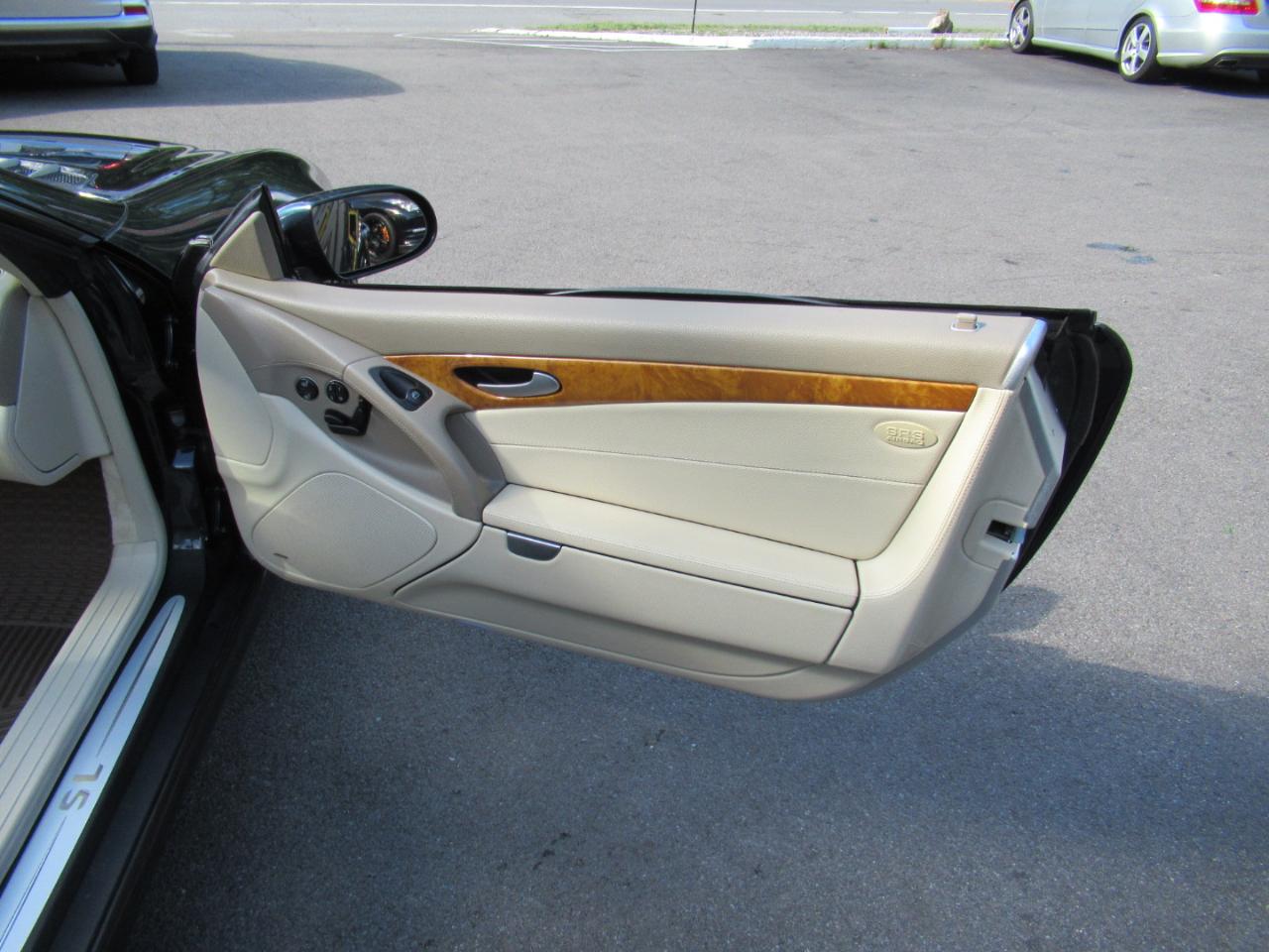 Mercedes-Benz SL-Class SL500 2005