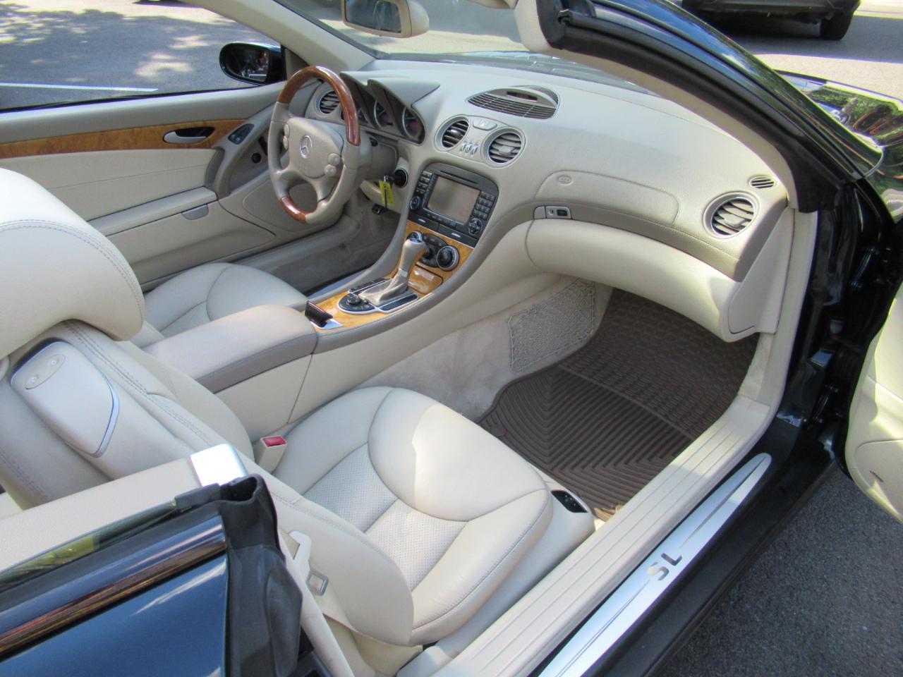 Mercedes-Benz SL-Class SL500 2005