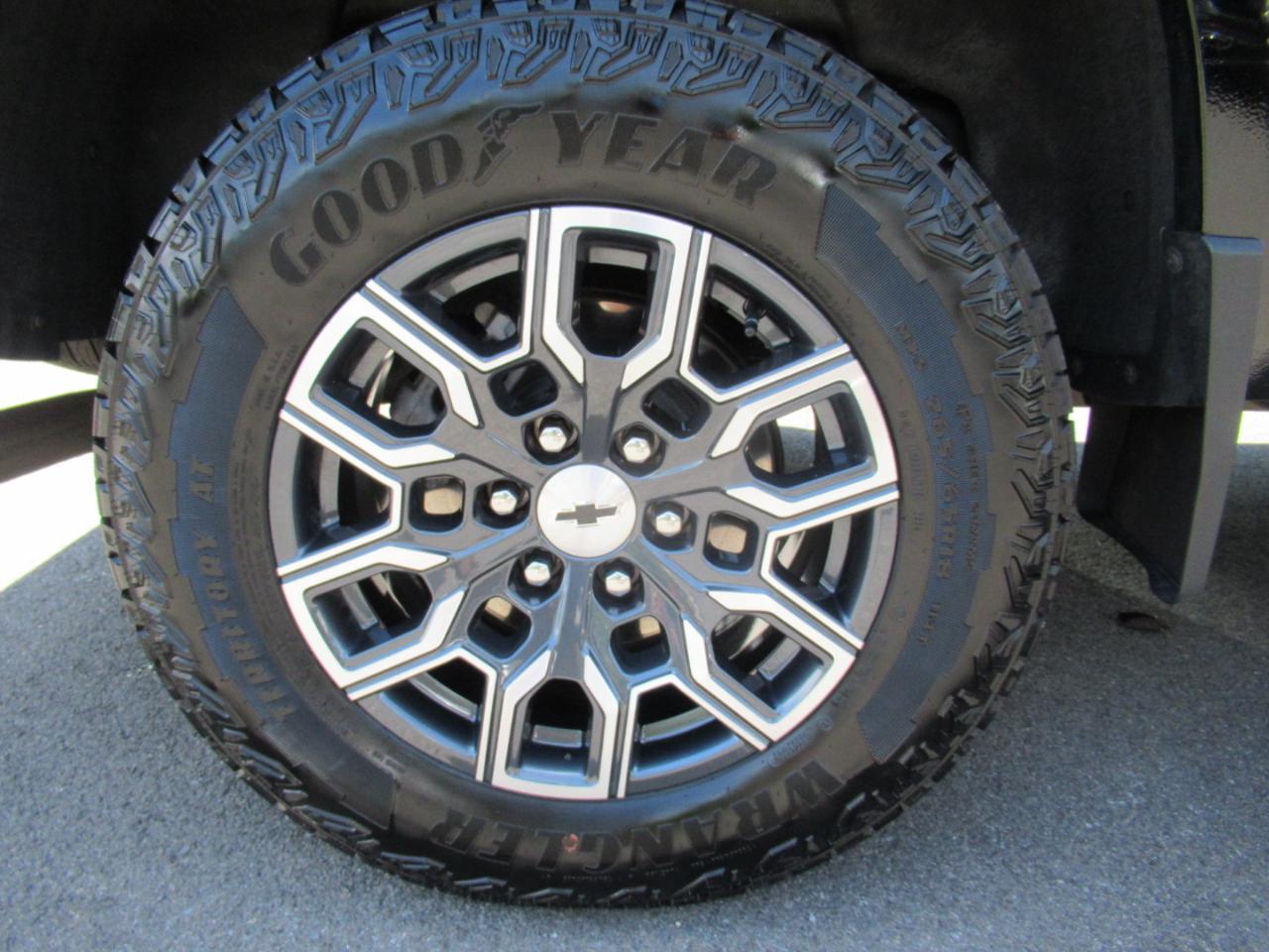 Chevrolet Colorado Z71 Crew Cab 4WD 2024