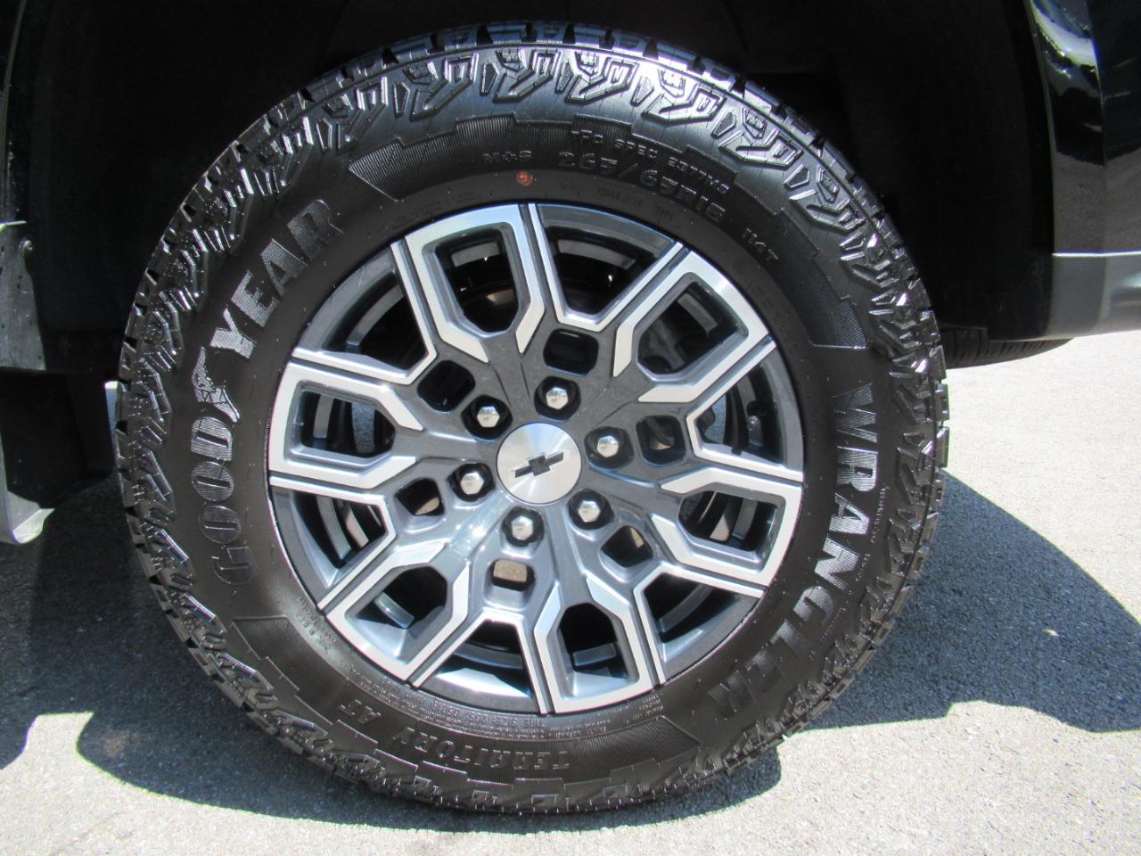 Chevrolet Colorado Z71 Crew Cab 4WD 2024