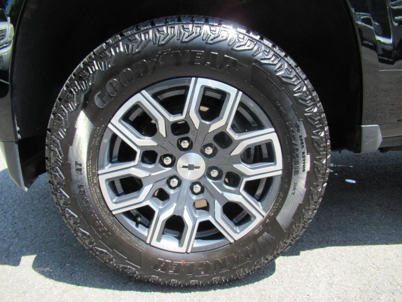 Chevrolet Colorado Z71 Crew Cab 4WD 2024