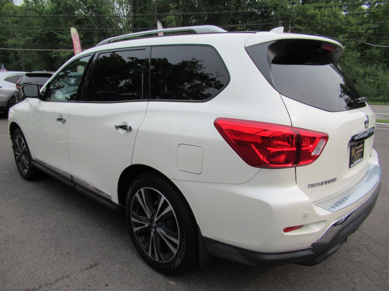 Nissan Pathfinder Platinum 4WD 2019