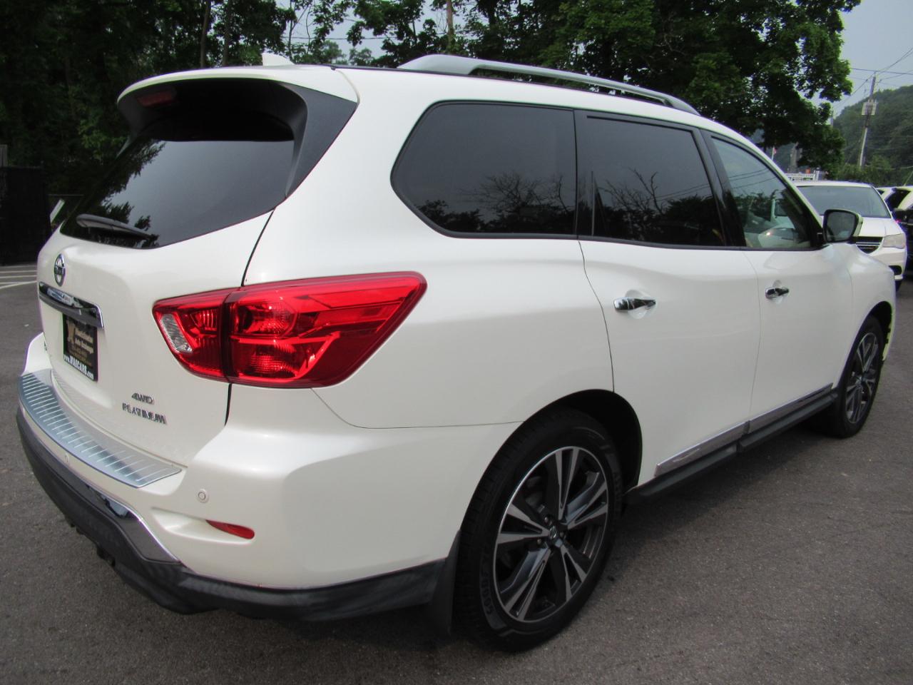 Nissan Pathfinder Platinum 4WD 2019