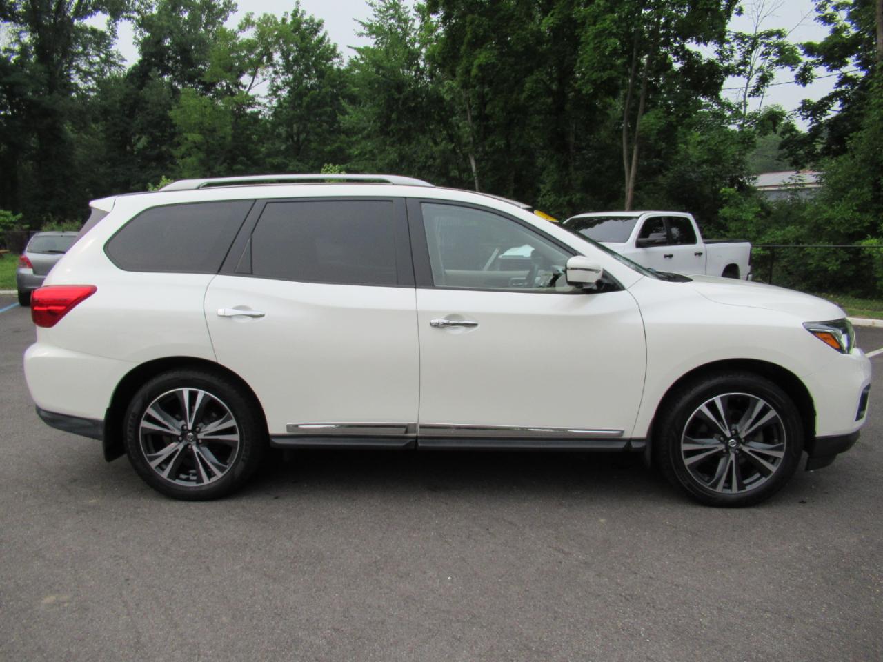 Nissan Pathfinder Platinum 4WD 2019
