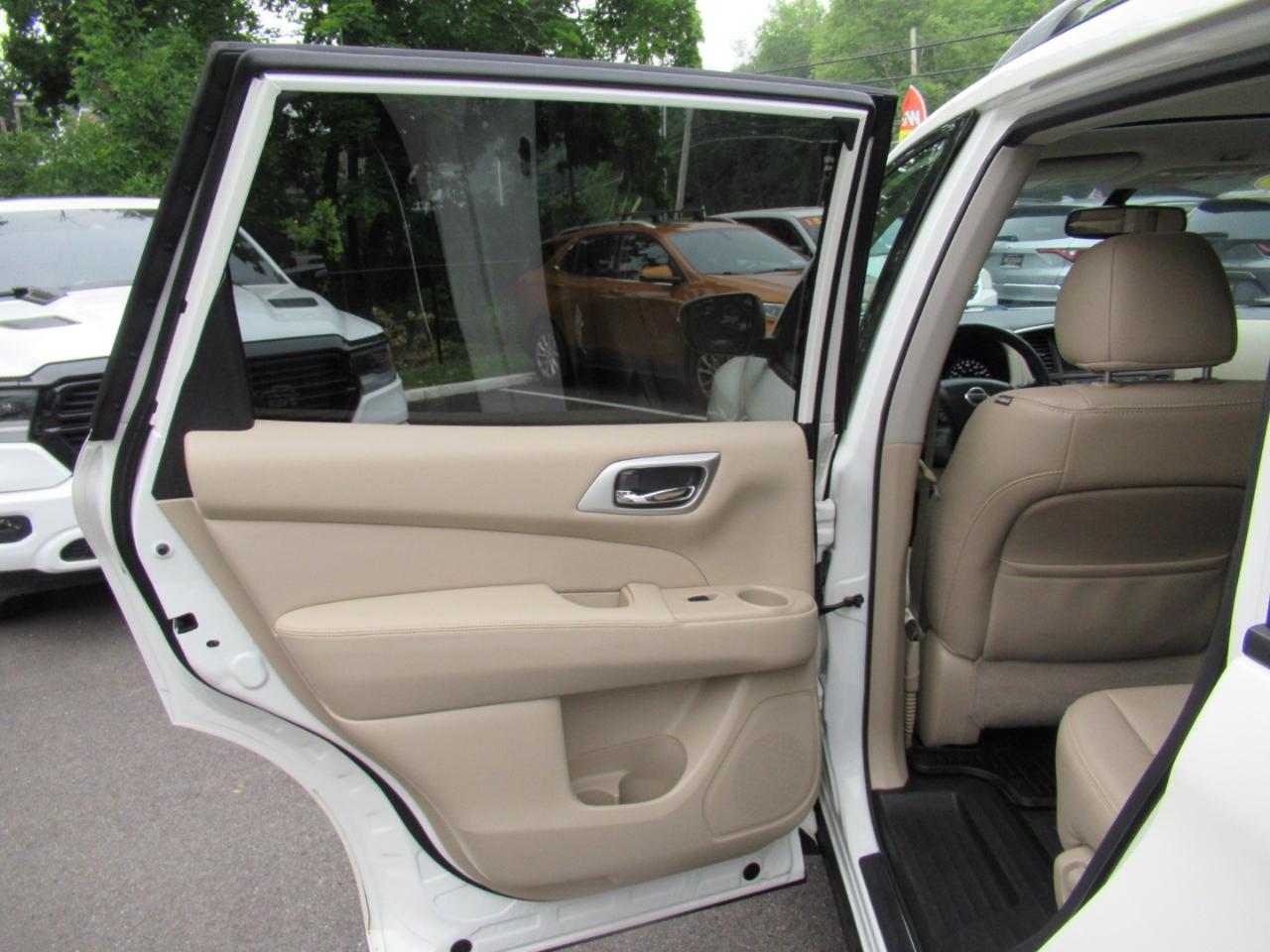 Nissan Pathfinder Platinum 4WD 2019
