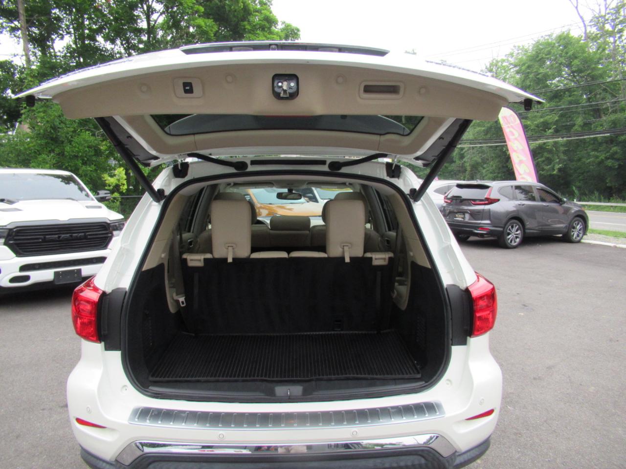 Nissan Pathfinder Platinum 4WD 2019