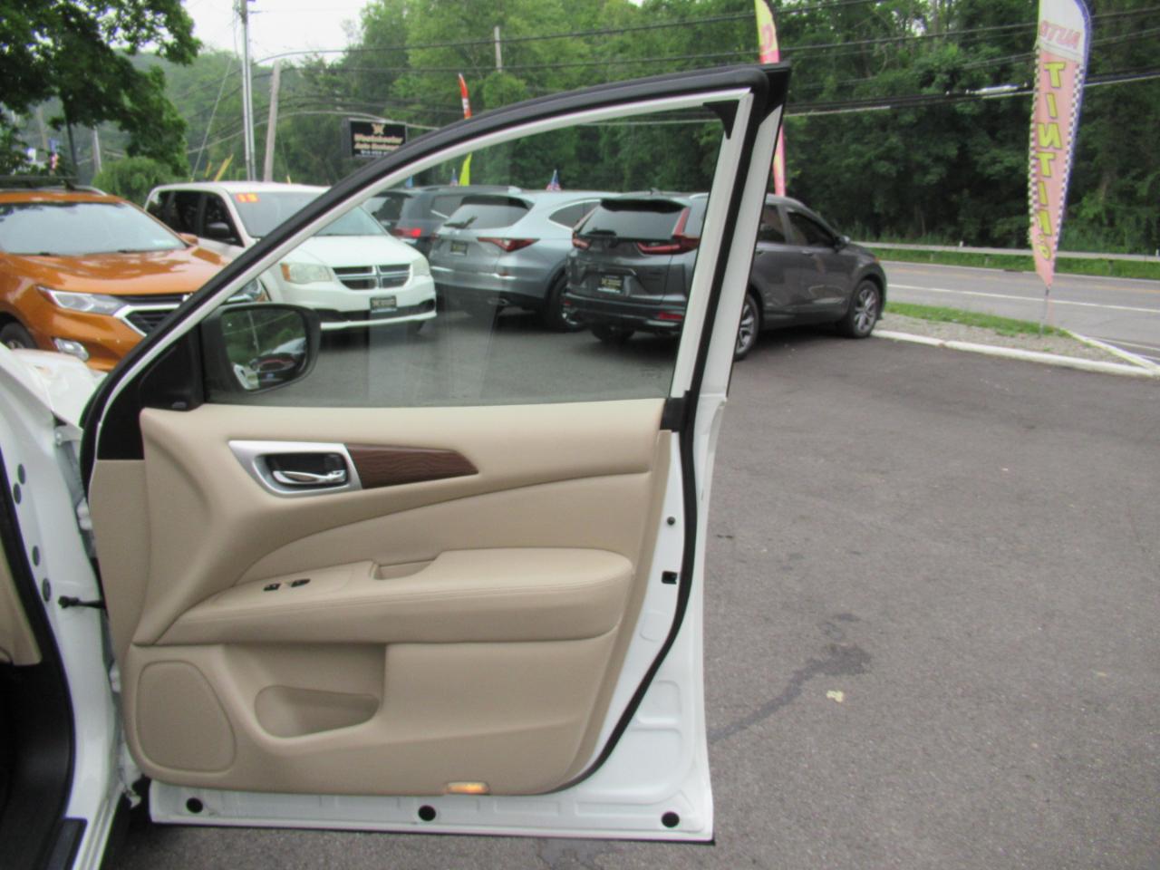 Nissan Pathfinder Platinum 4WD 2019