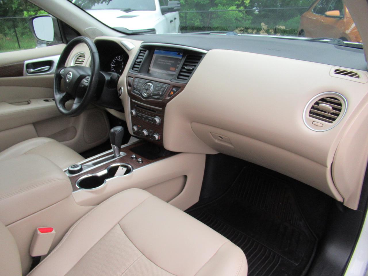 Nissan Pathfinder Platinum 4WD 2019