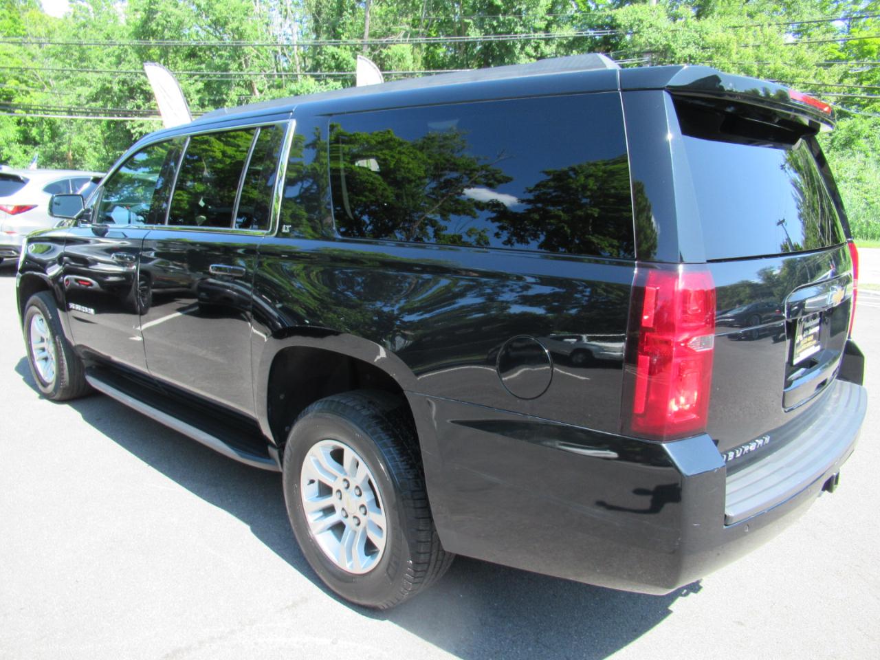 Chevrolet Suburban LT 4WD 2019
