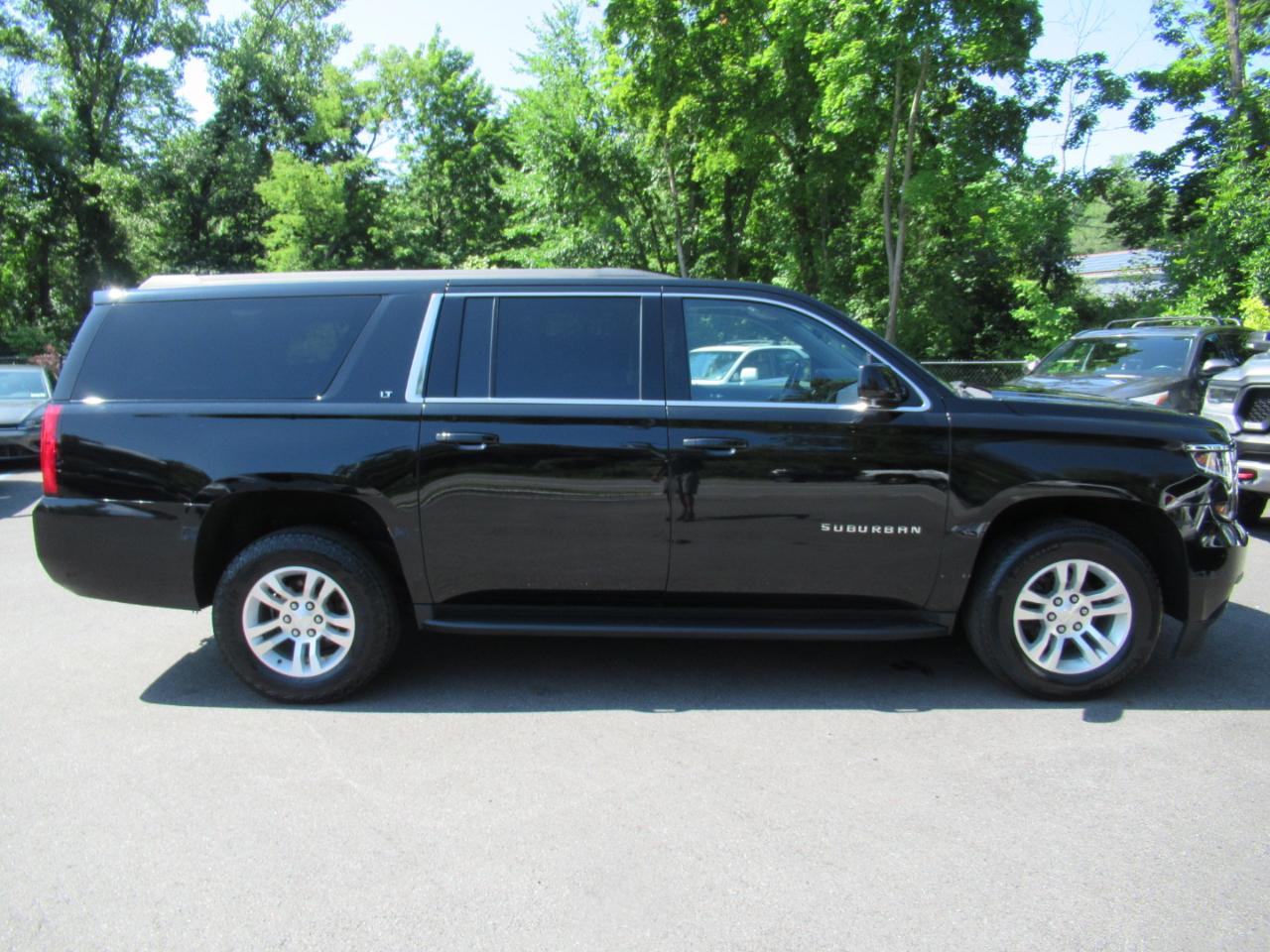 Chevrolet Suburban LT 4WD 2019