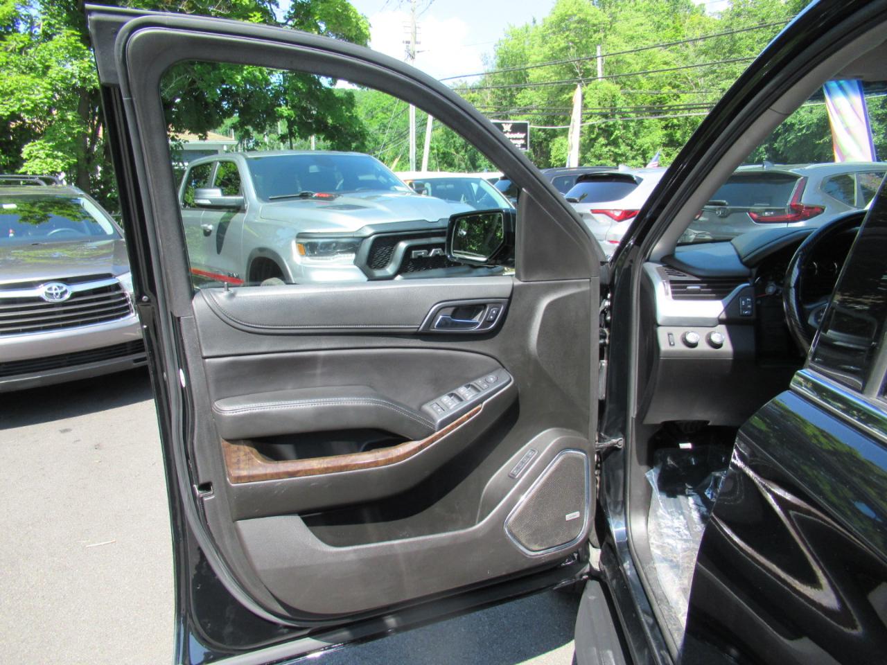 Chevrolet Suburban LT 4WD 2019