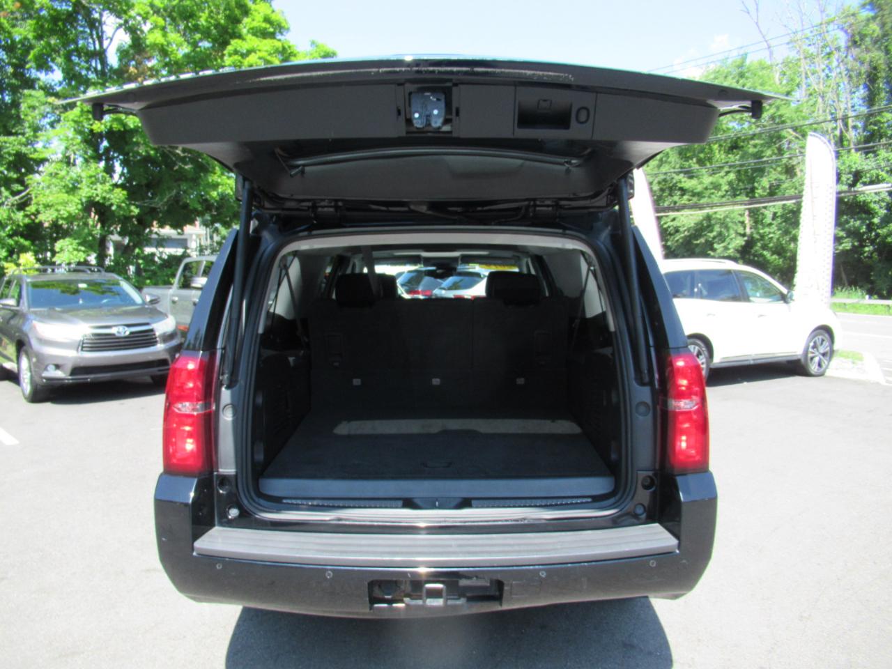 Chevrolet Suburban LT 4WD 2019
