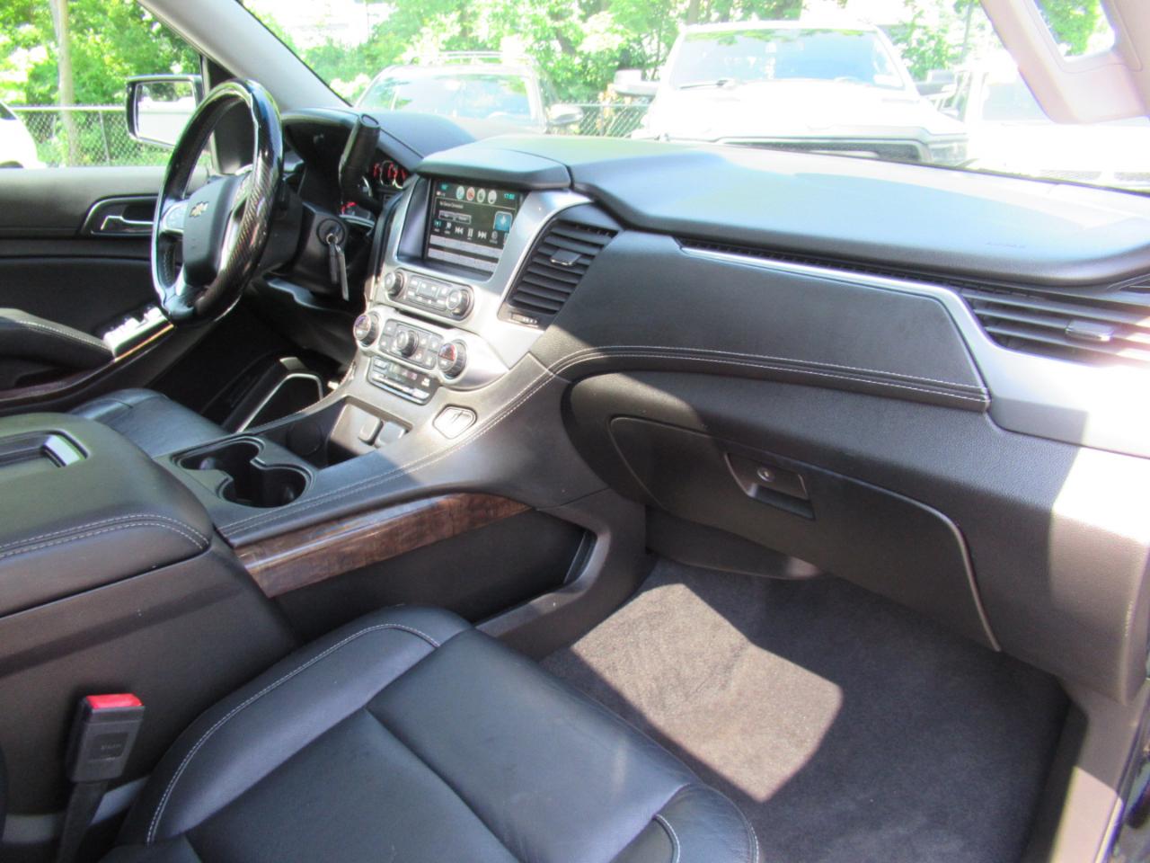 Chevrolet Suburban LT 4WD 2019