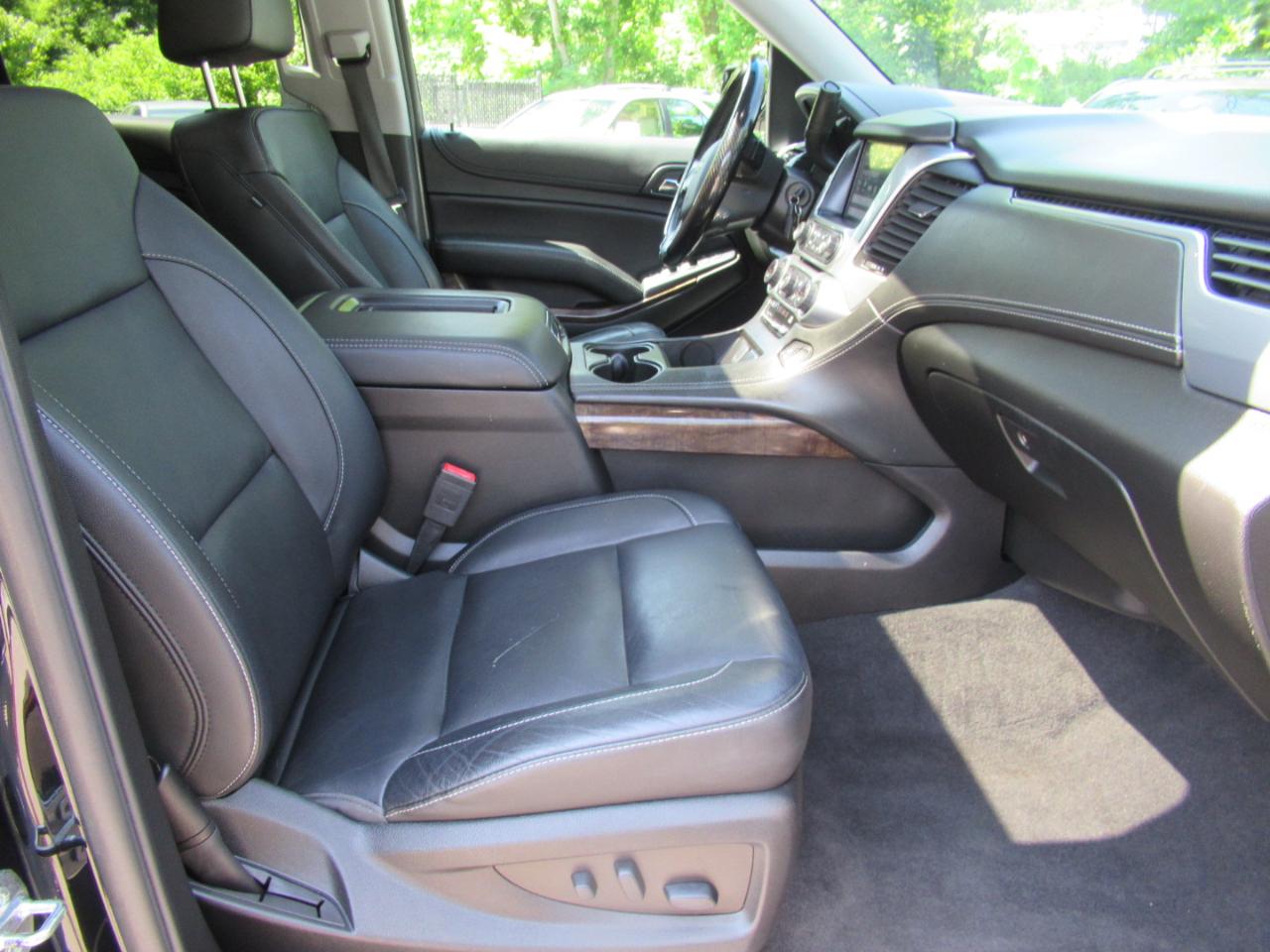 Chevrolet Suburban LT 4WD 2019