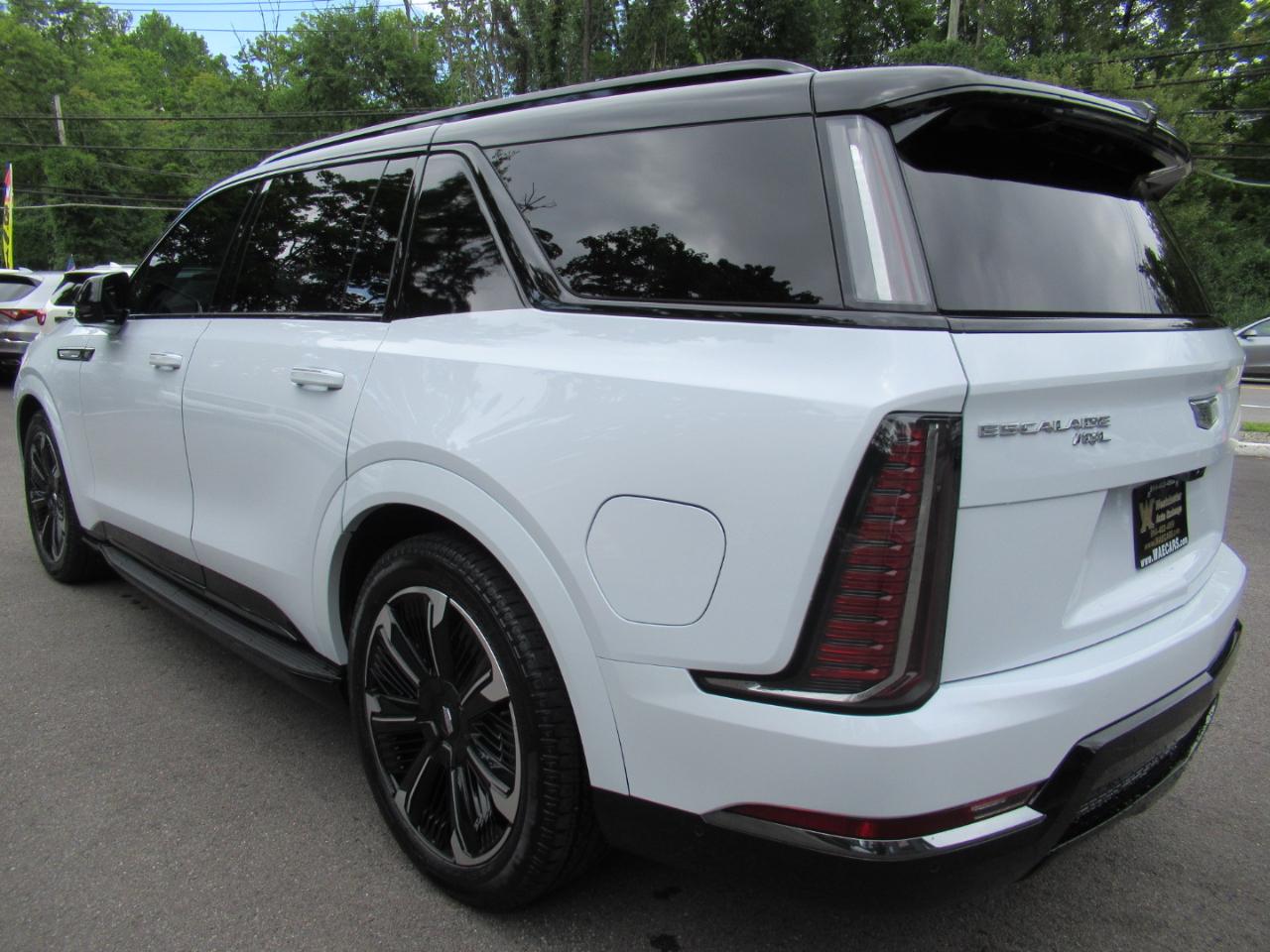 Cadillac Escalade IQL Sport-2 2026