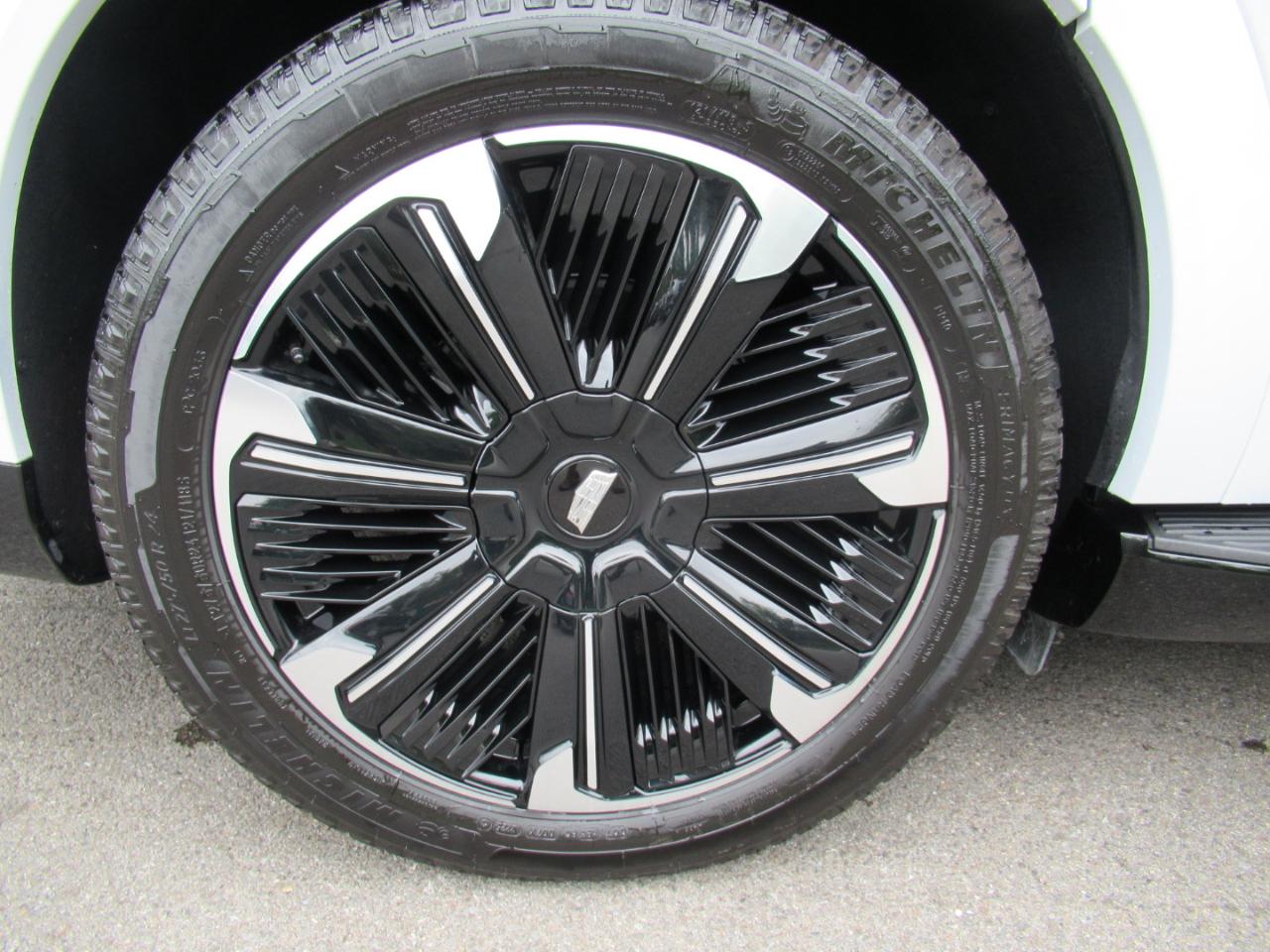Cadillac Escalade IQL Sport-2 2026