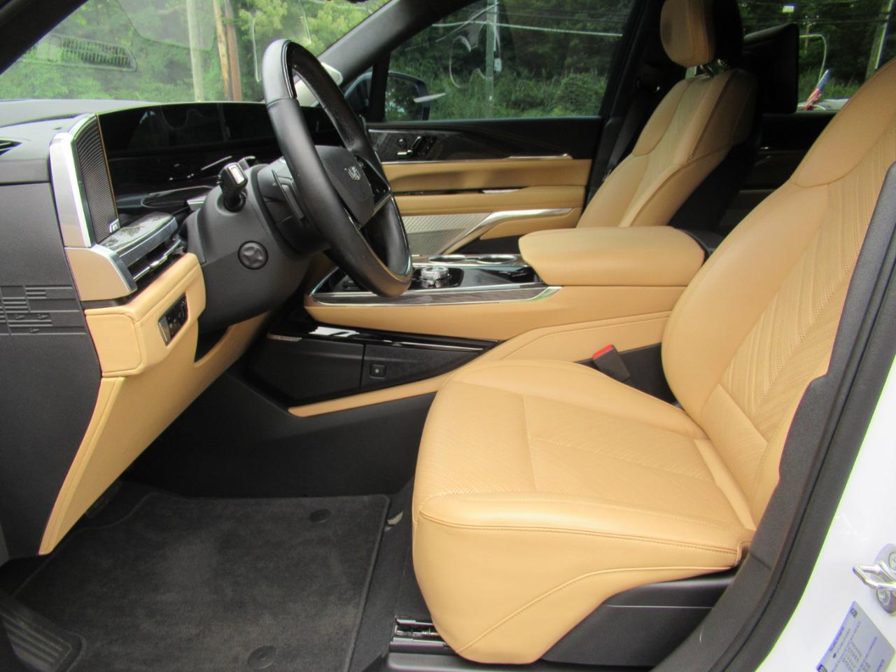 Cadillac Escalade IQL Sport-2 2026