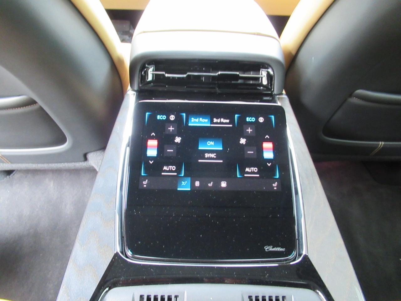 Cadillac Escalade IQL Sport-2 2026