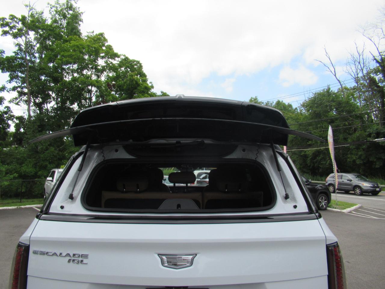 Cadillac Escalade IQL Sport-2 2026