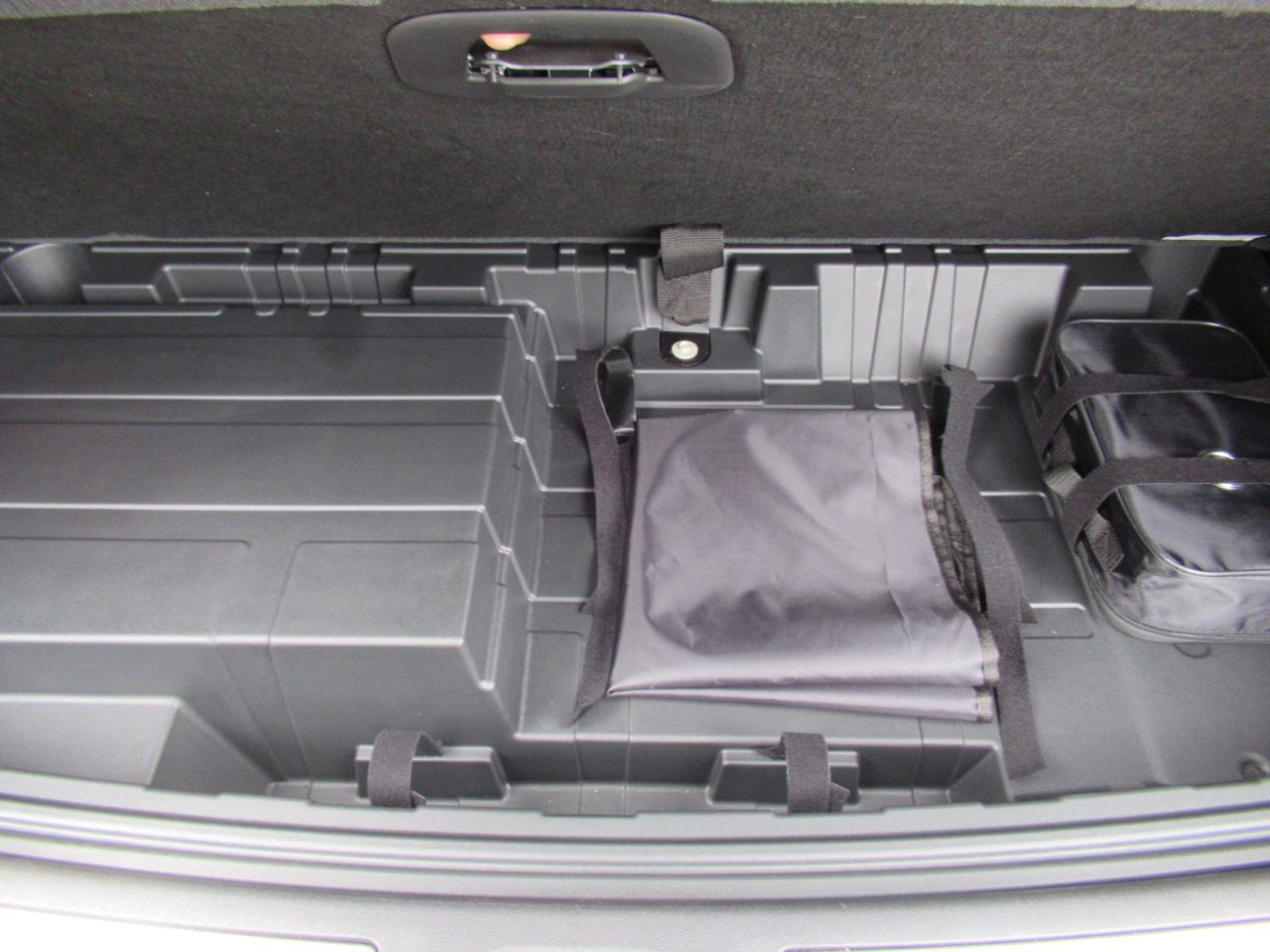 Cadillac Escalade IQL Sport-2 2026