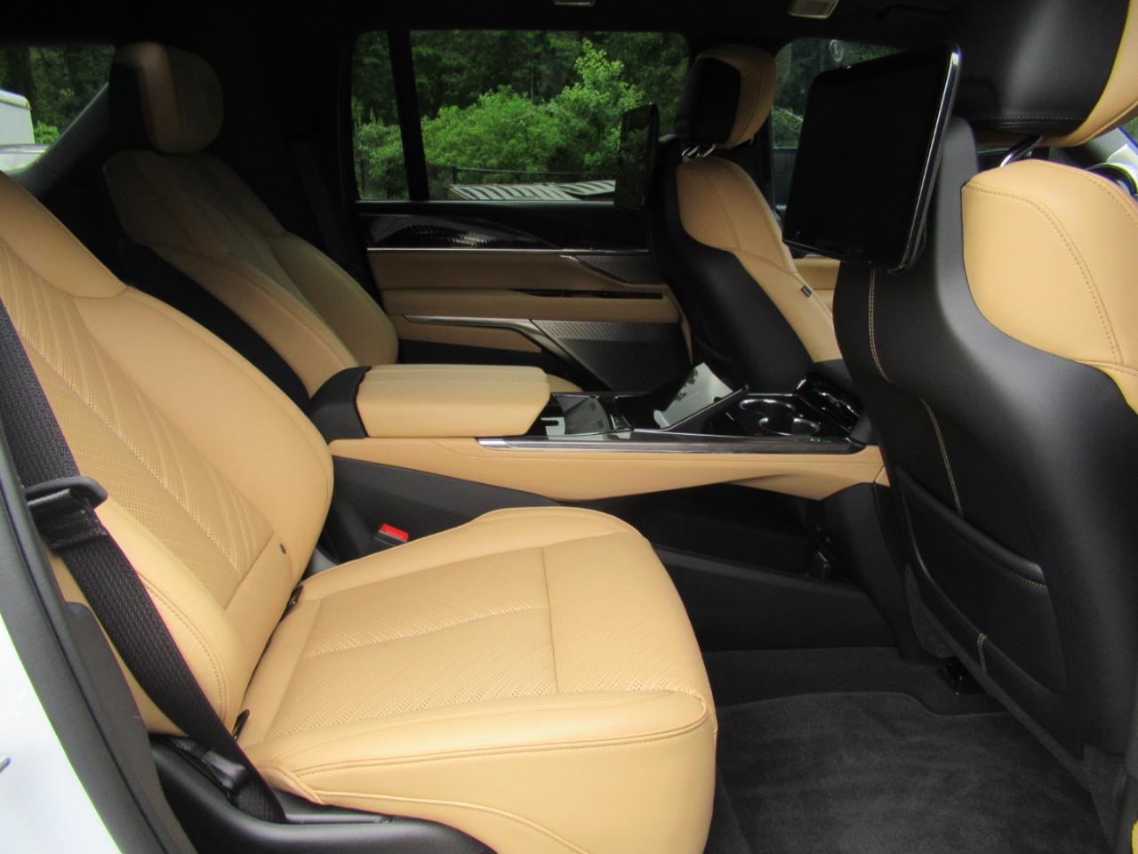 Cadillac Escalade IQL Sport-2 2026