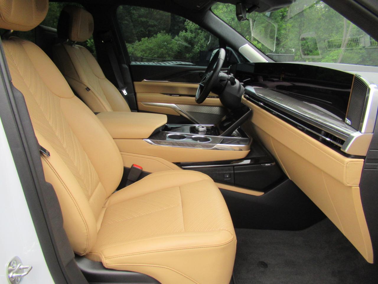 Cadillac Escalade IQL Sport-2 2026