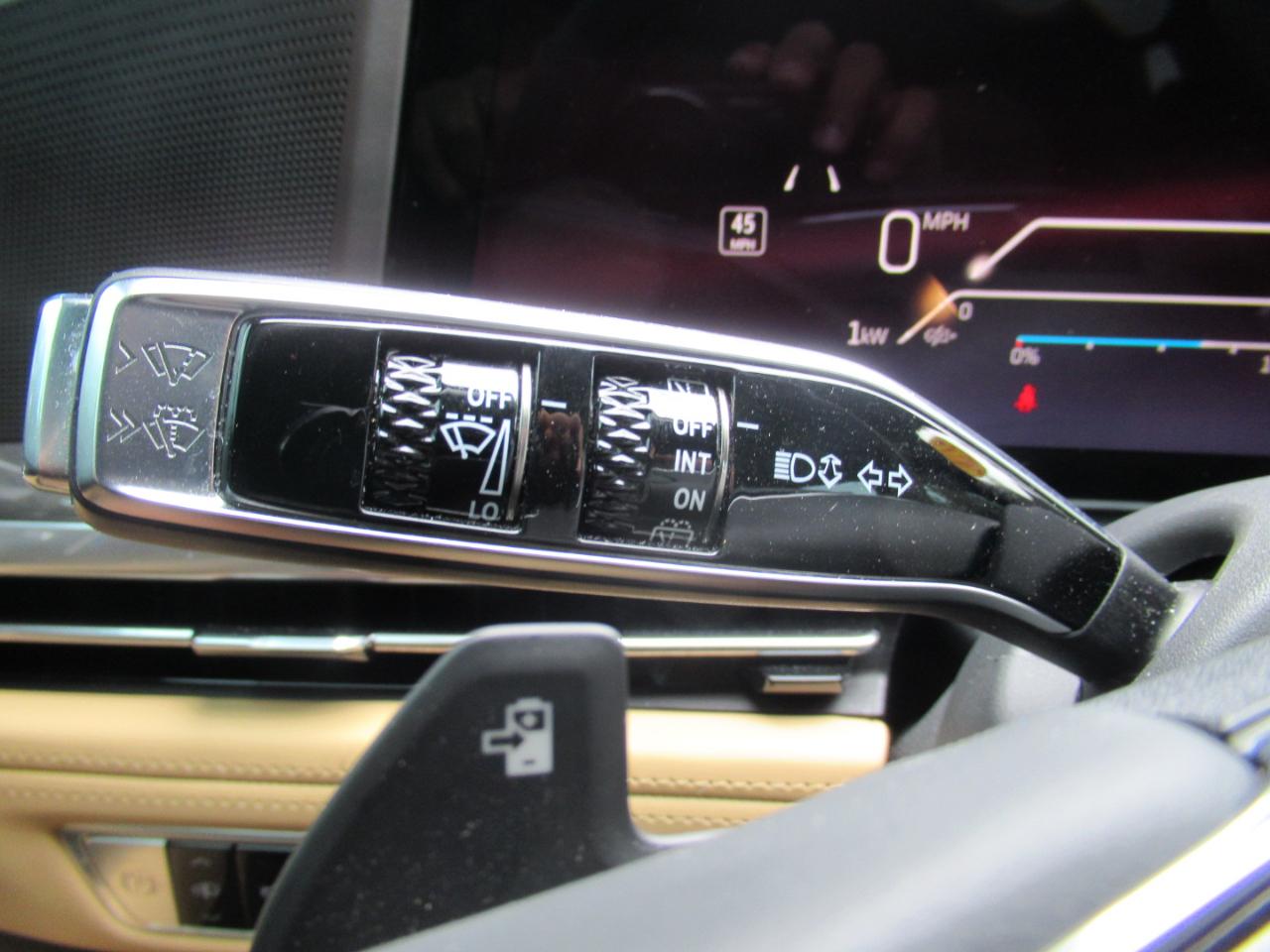 Cadillac Escalade IQL Sport-2 2026
