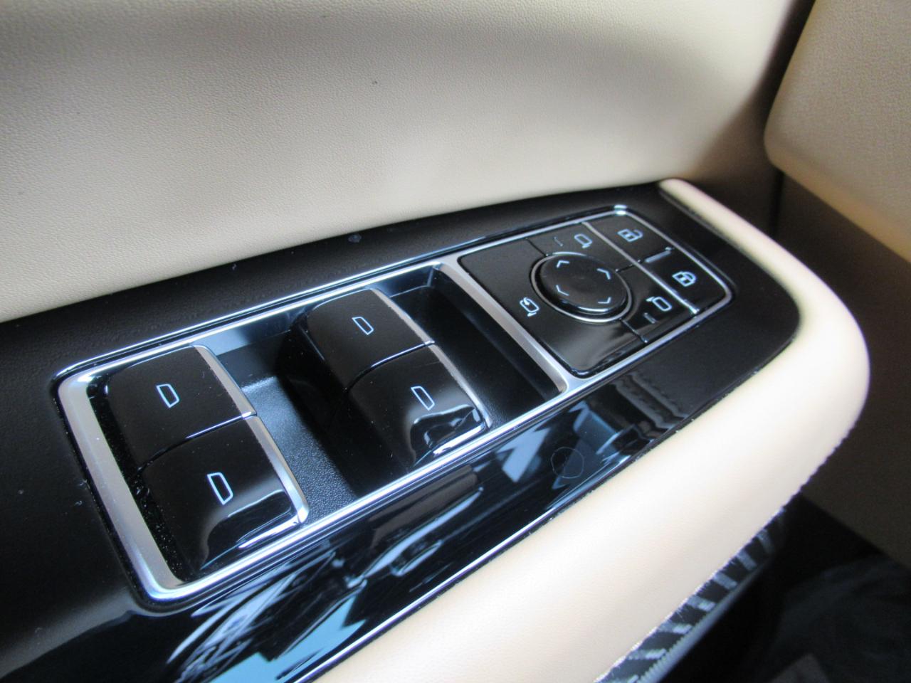 Cadillac Escalade IQL Sport-2 2026