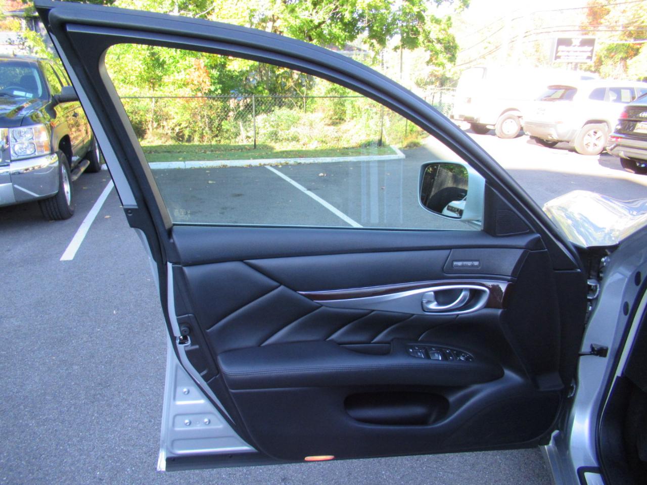 Infiniti Q70 37x 2014