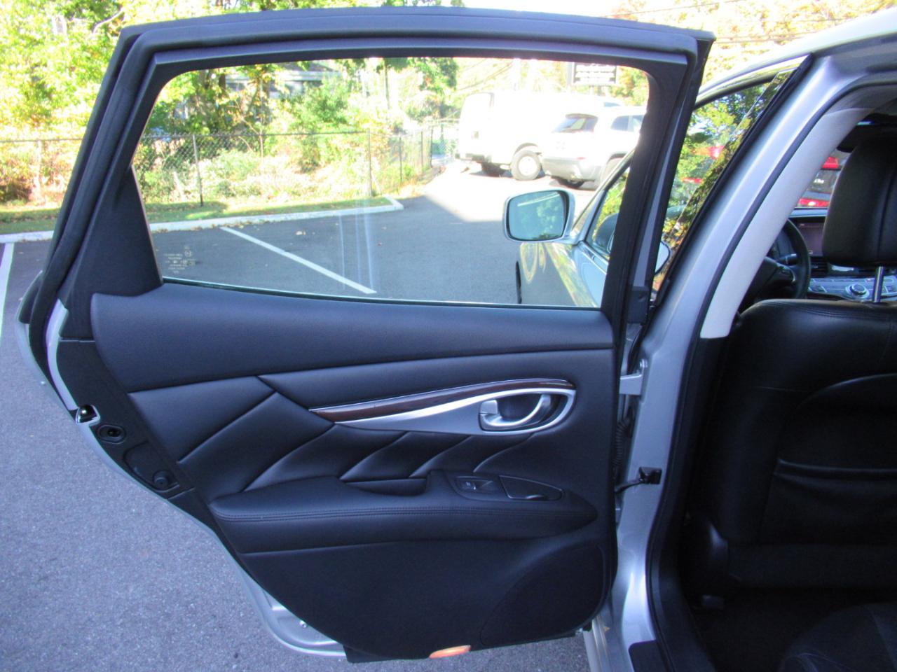 Infiniti Q70 37x 2014