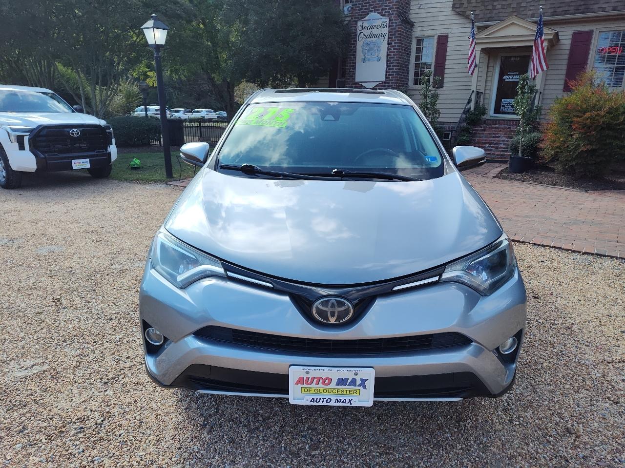 Toyota RAV4 XLE AWD (Natl) 2018