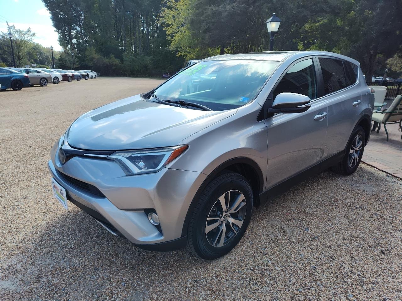 Toyota RAV4 XLE AWD (Natl) 2018