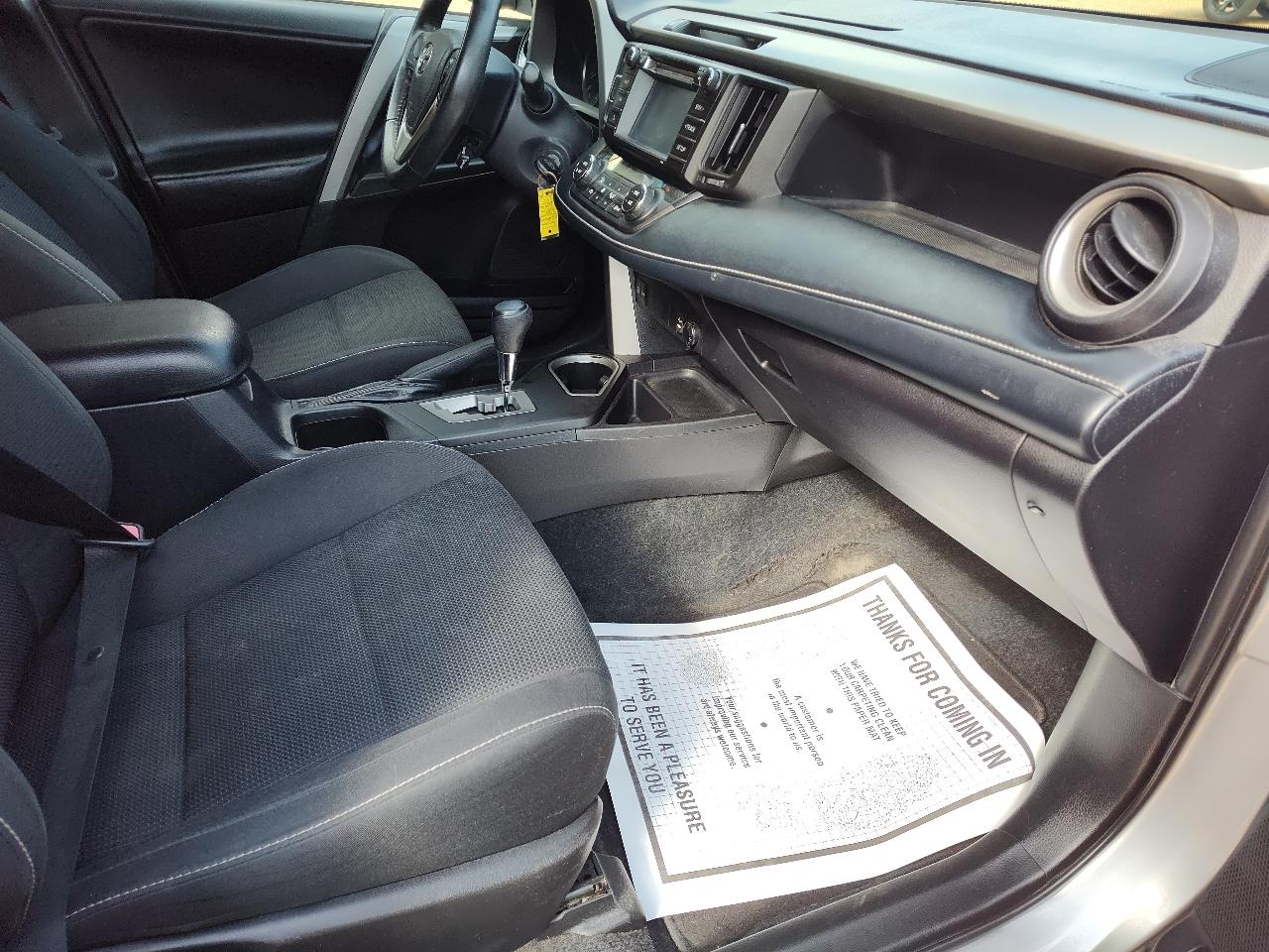 Toyota RAV4 XLE AWD (Natl) 2018