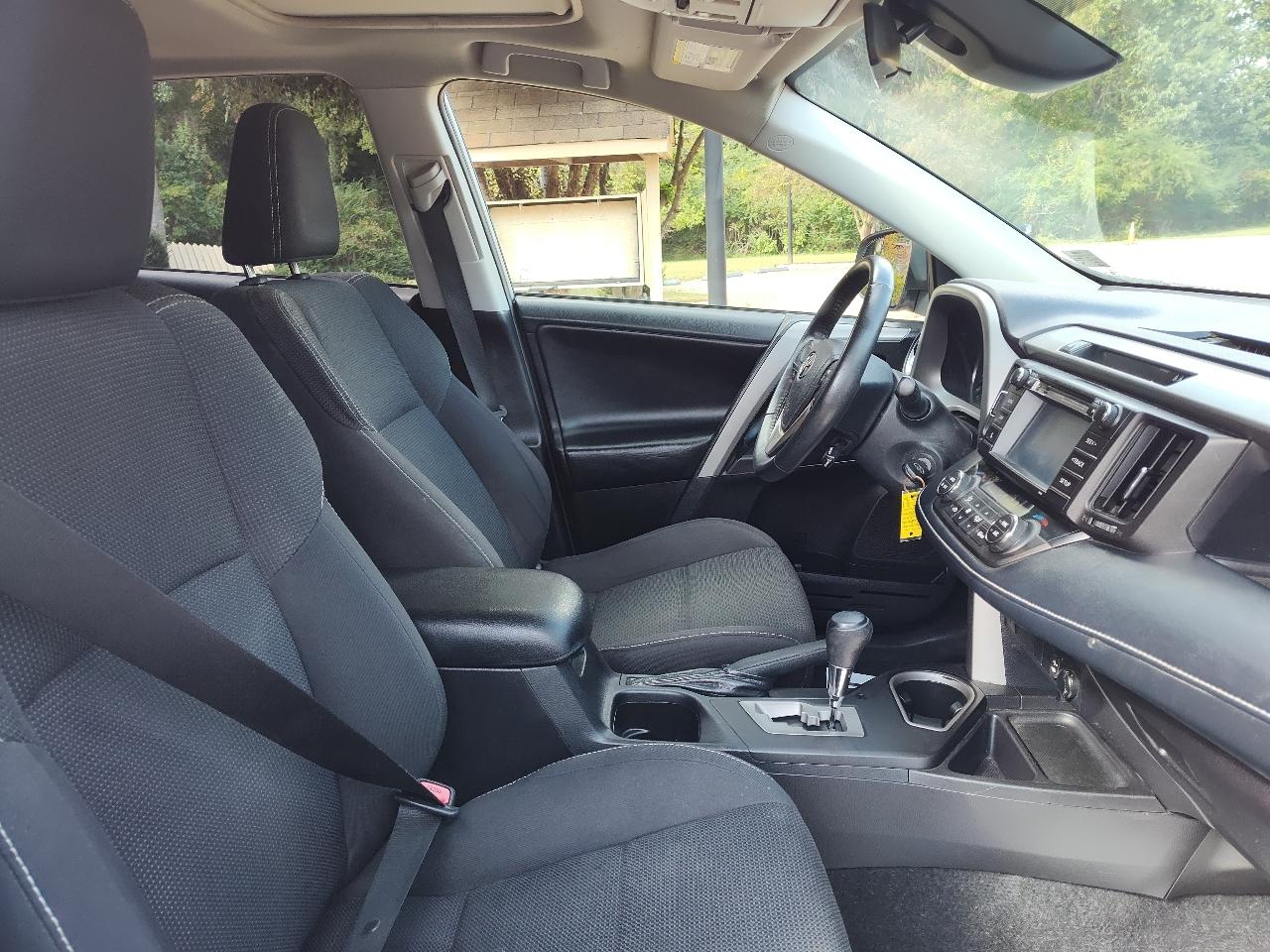 Toyota RAV4 XLE AWD (Natl) 2018